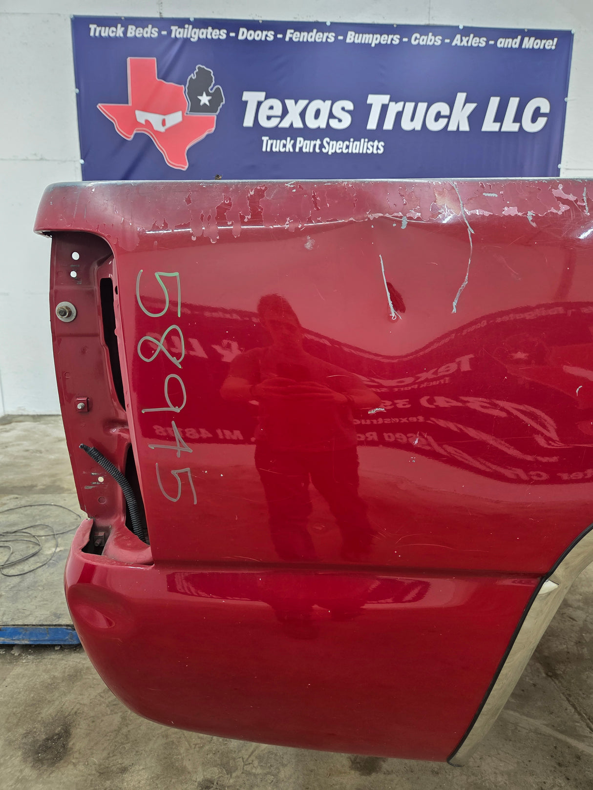 1999-2007 Chevrolet Silverado / GMC Sierra 1500 2500HD 3500HD 6' 6" Short Truck Bed