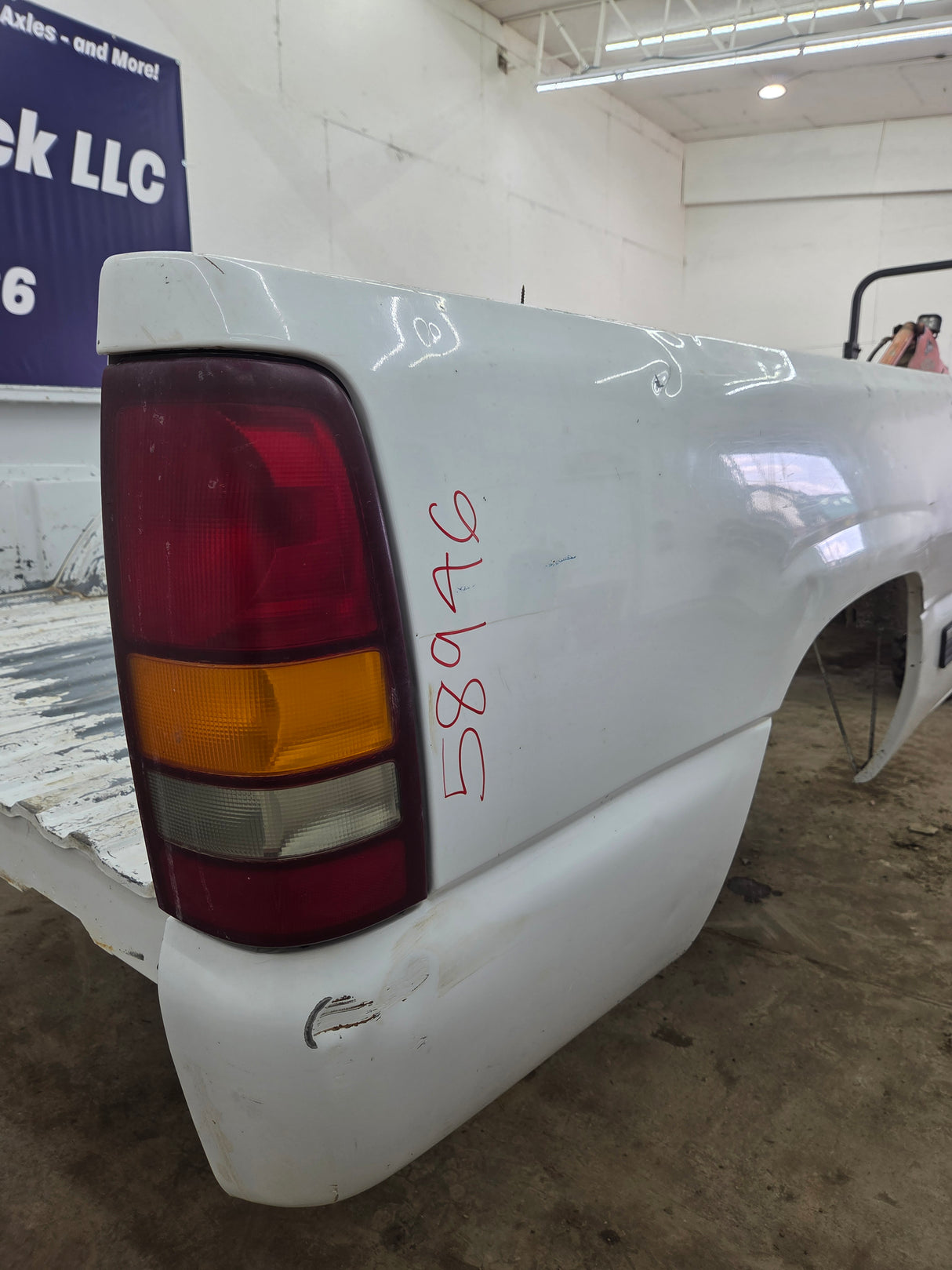 1999-2007 Chevrolet Silverado / GMC Sierra 1500 2500 3500 HD 8' Long Bed Truck Bed