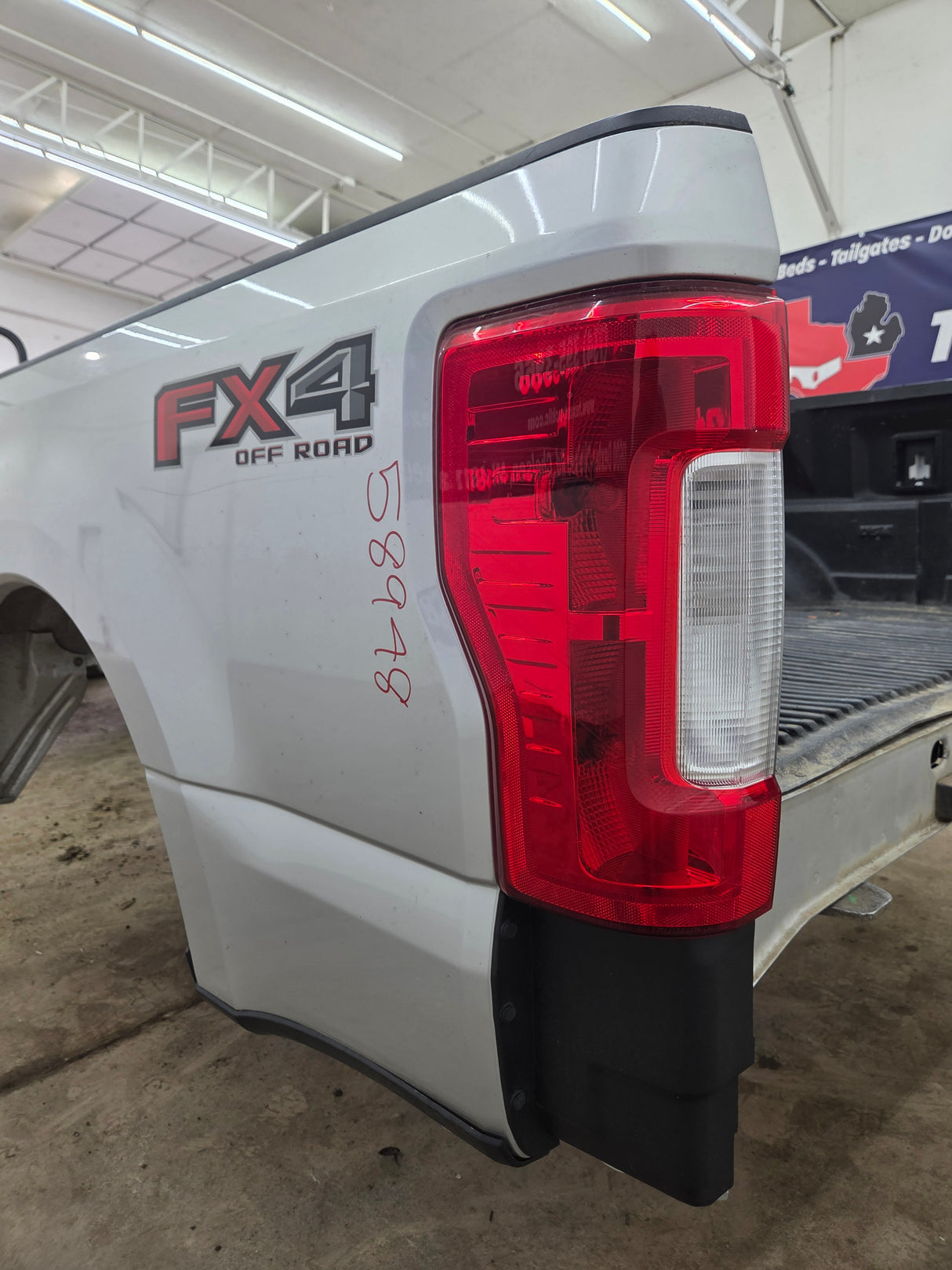 2017-2022 Ford F250 F350 Super Duty 6' 9" Short Truck Bed