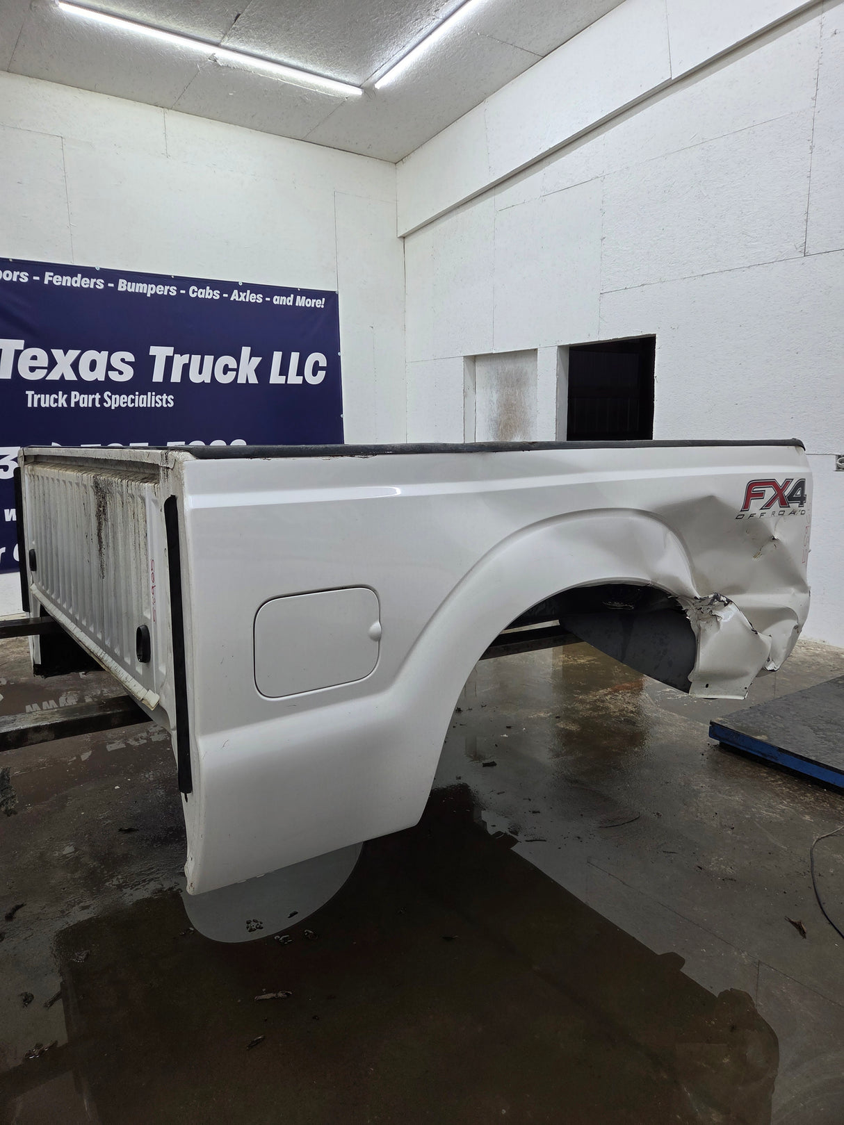 2011-2016 Ford F250 F350 Super Duty 6' 9" Short Truck Bed - Pearl white
