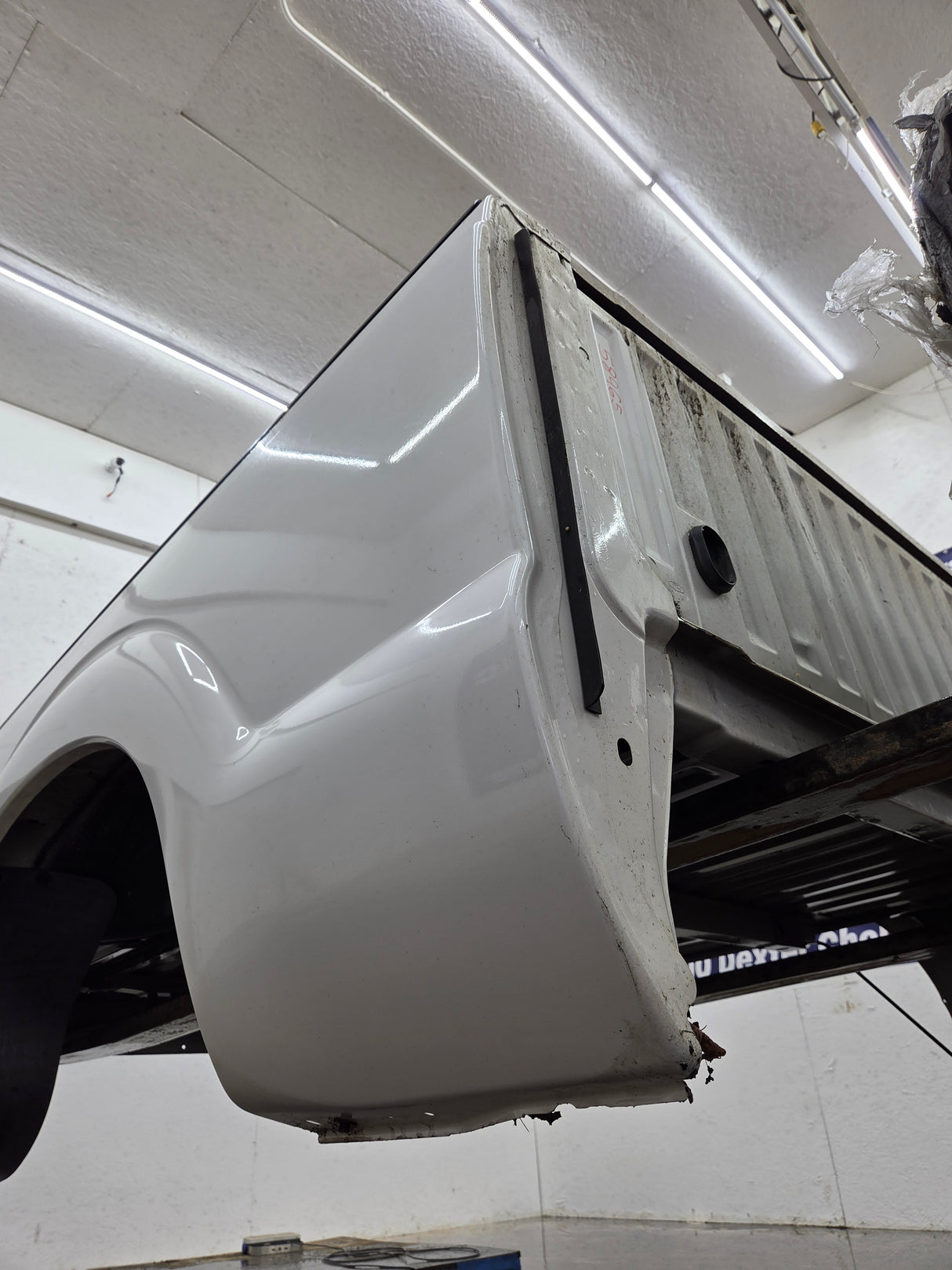 2011-2016 Ford F250 F350 Super Duty 6' 9" Short Truck Bed - Pearl white