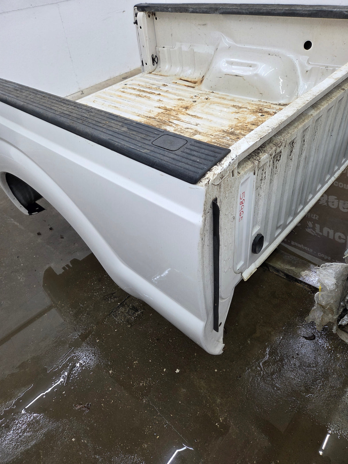 2011-2016 Ford F250 F350 Super Duty 6' 9" Short Truck Bed - Pearl white