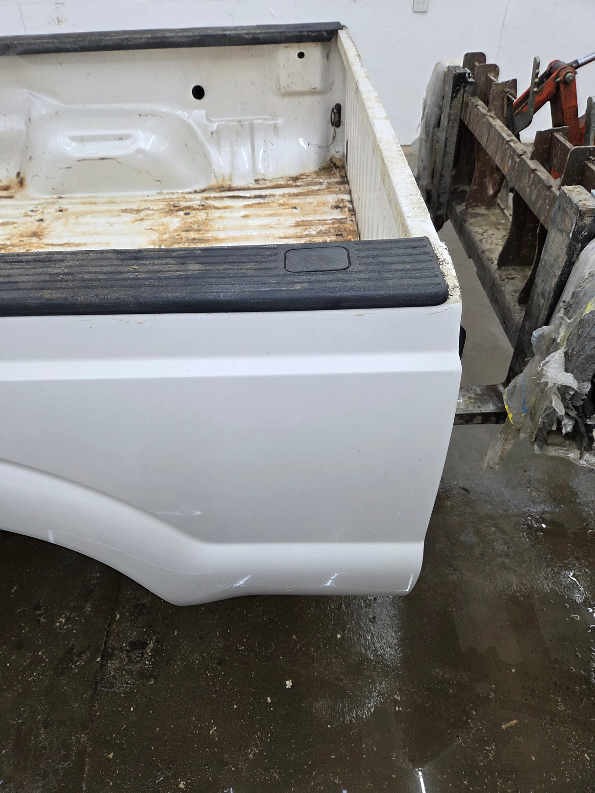 2011-2016 Ford F250 F350 Super Duty 6' 9" Short Truck Bed - Pearl white