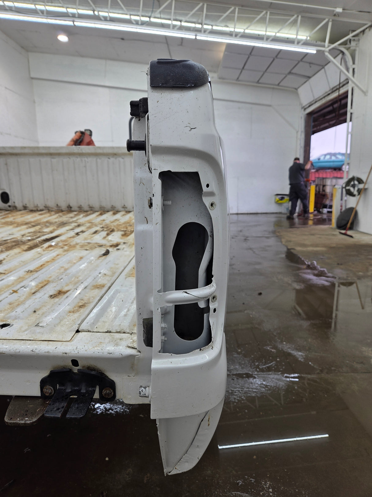 2011-2016 Ford F250 F350 Super Duty 6' 9" Short Truck Bed - Pearl white