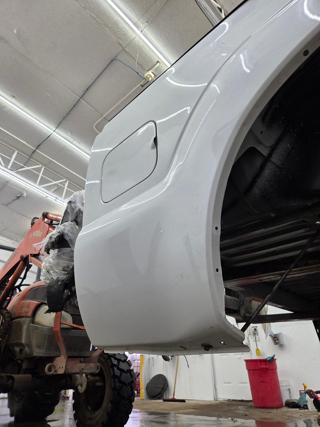 2011-2016 Ford F250 F350 Super Duty 6' 9" Short Truck Bed - Pearl white