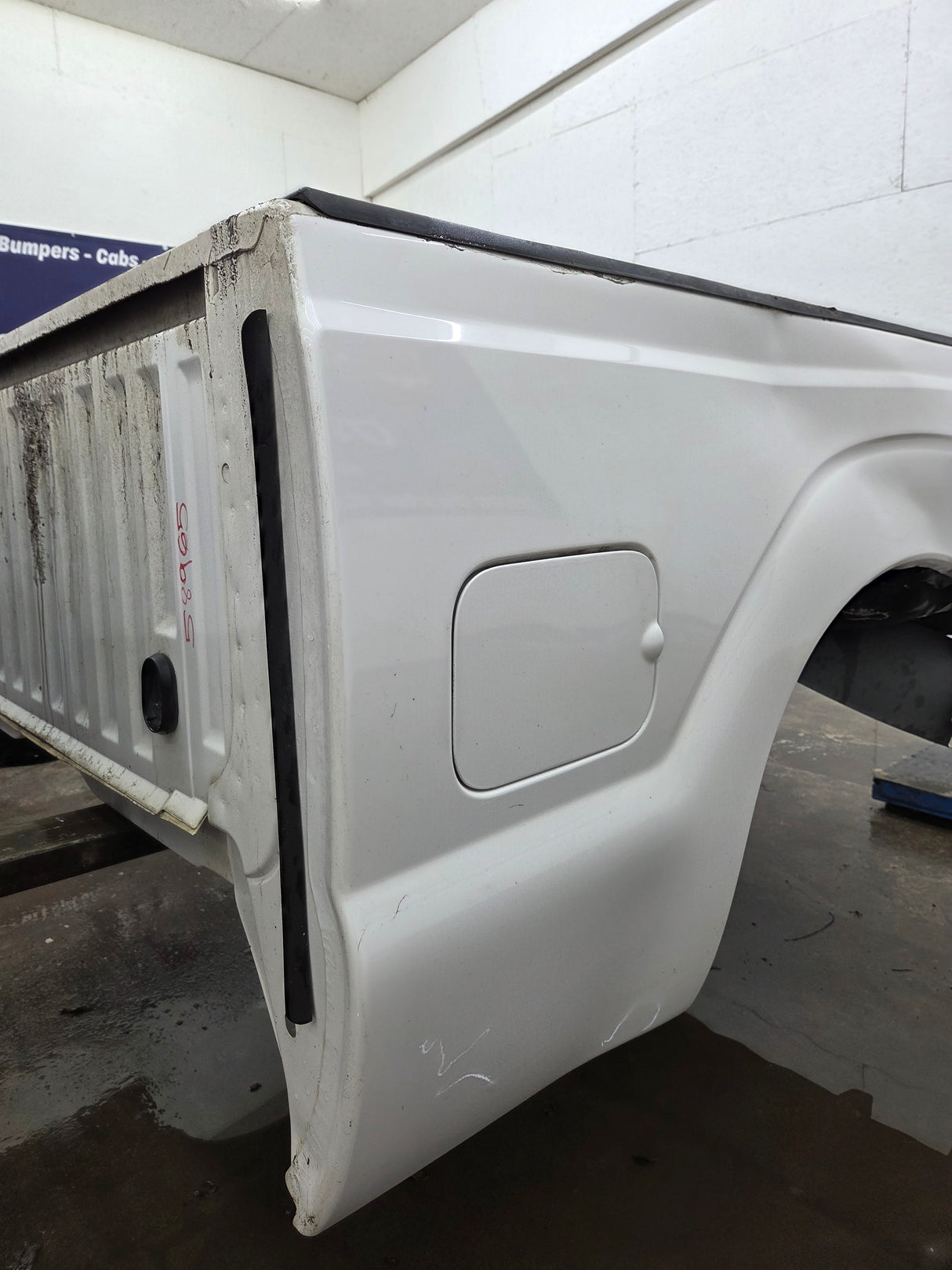 2011-2016 Ford F250 F350 Super Duty 6' 9" Short Truck Bed - Pearl white