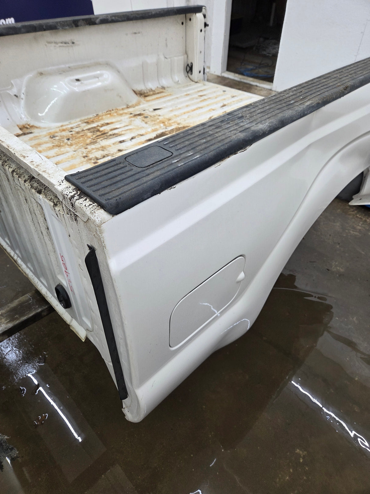 2011-2016 Ford F250 F350 Super Duty 6' 9" Short Truck Bed - Pearl white