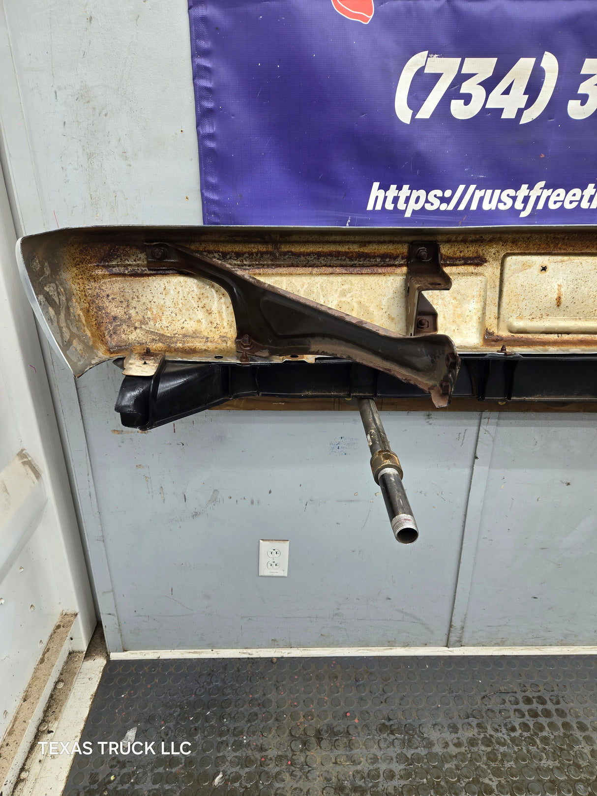 1983-1991 Chevrolet Silverado / GMC Sierra Square Body Front Bumper W/O Impact Strip
