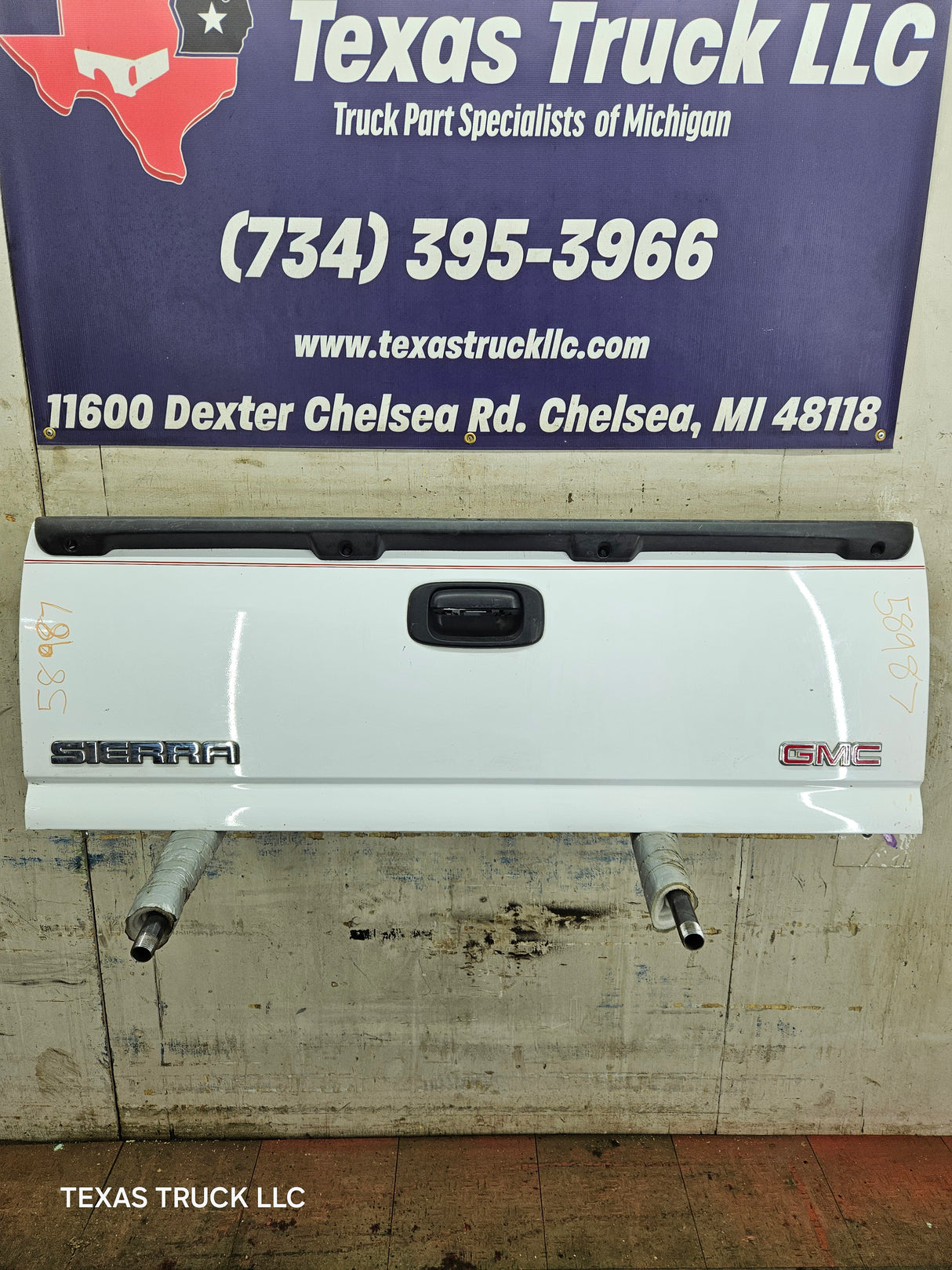 1999-2007 Chevrolet Silverado / GMC Sierra 1500 2500 3500 Tailgate