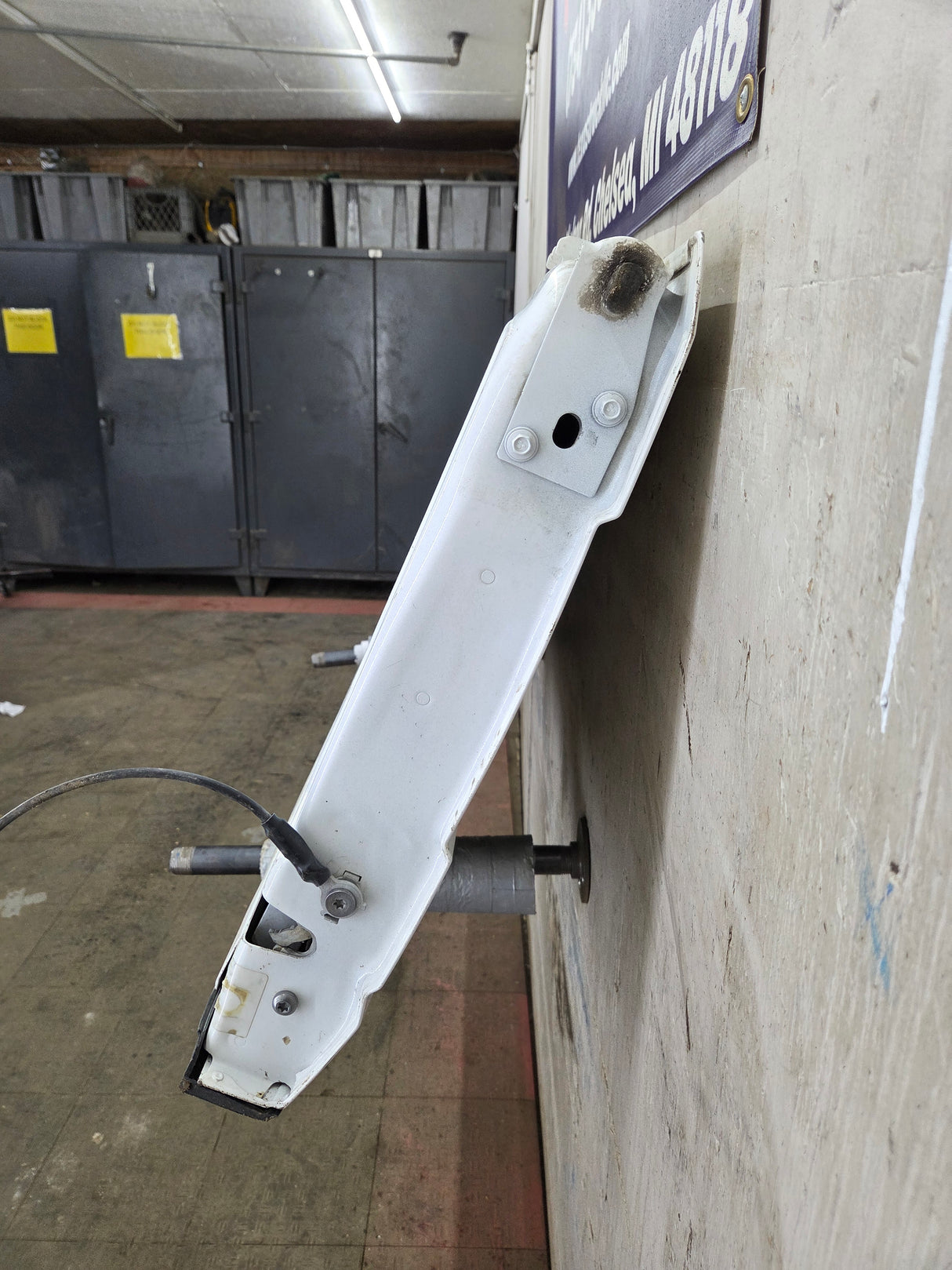 2017-2022 Ford F250 F350 F450 F550 Super Duty Step Tailgate - Pearl White