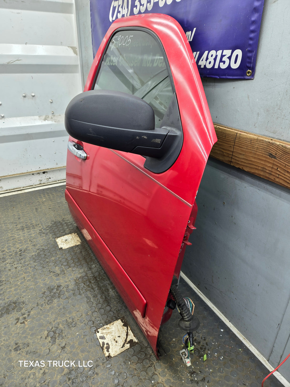 2007-2013 Chevrolet Silverado / GMC Sierra 1500 2500 3500 HD RH Front Passenger Side Door