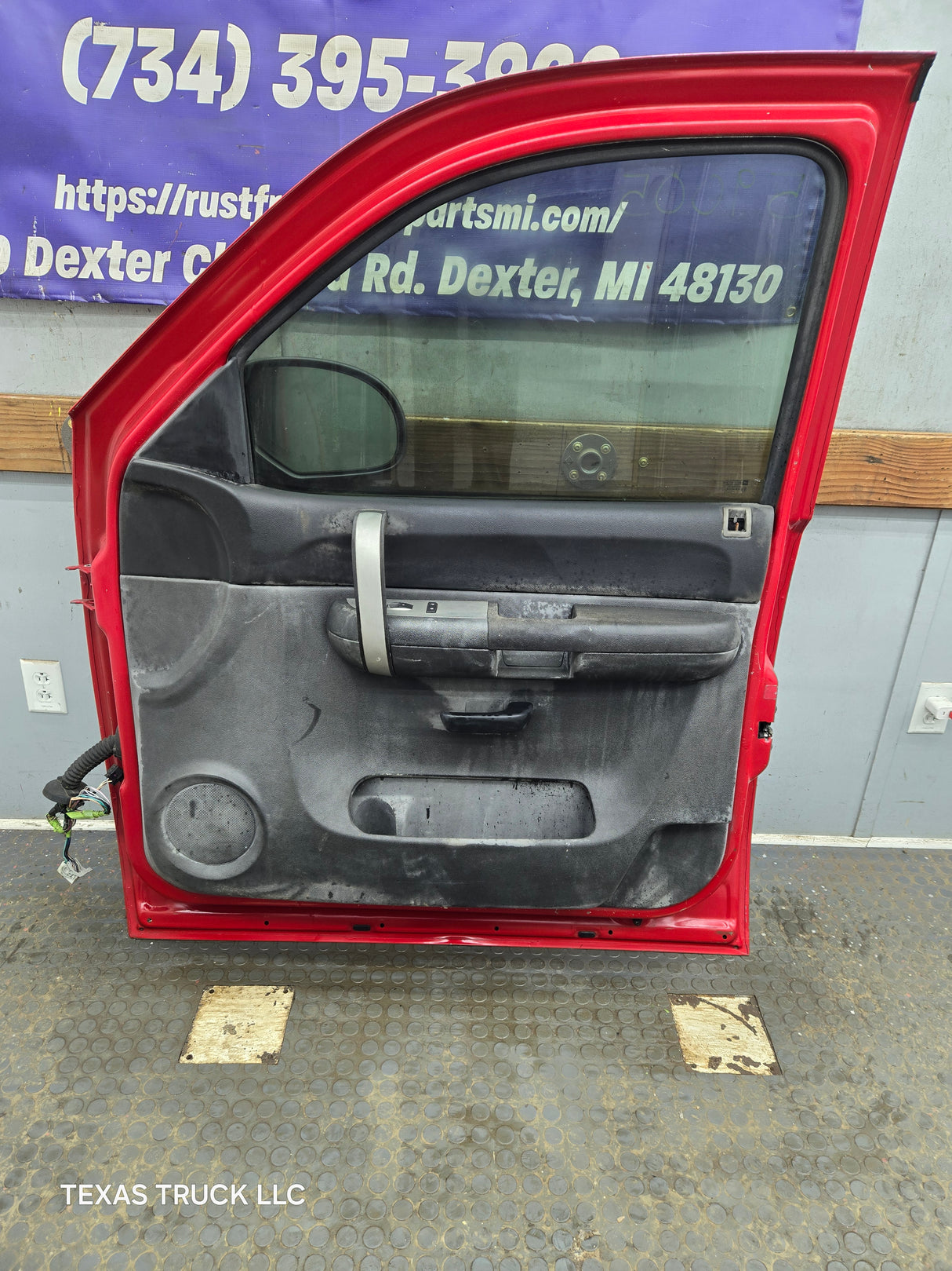 2007-2013 Chevrolet Silverado / GMC Sierra 1500 2500 3500 HD RH Front Passenger Side Door