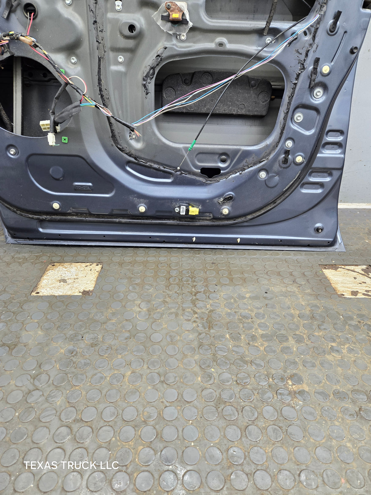 2007-2021 Toyota Tundra Passenger Side RH Front Door