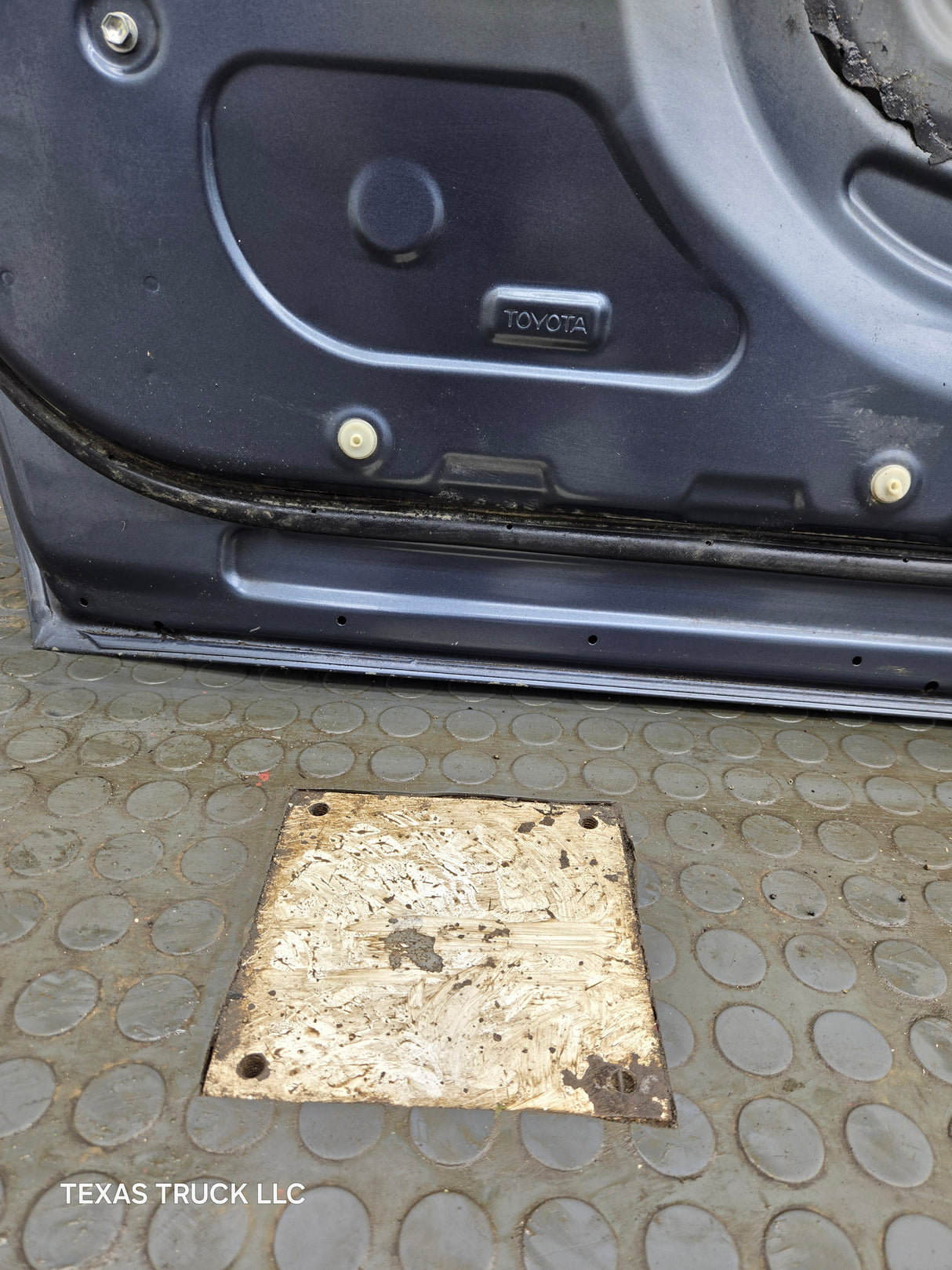 2007-2021 Toyota Tundra Passenger Side RH Front Door