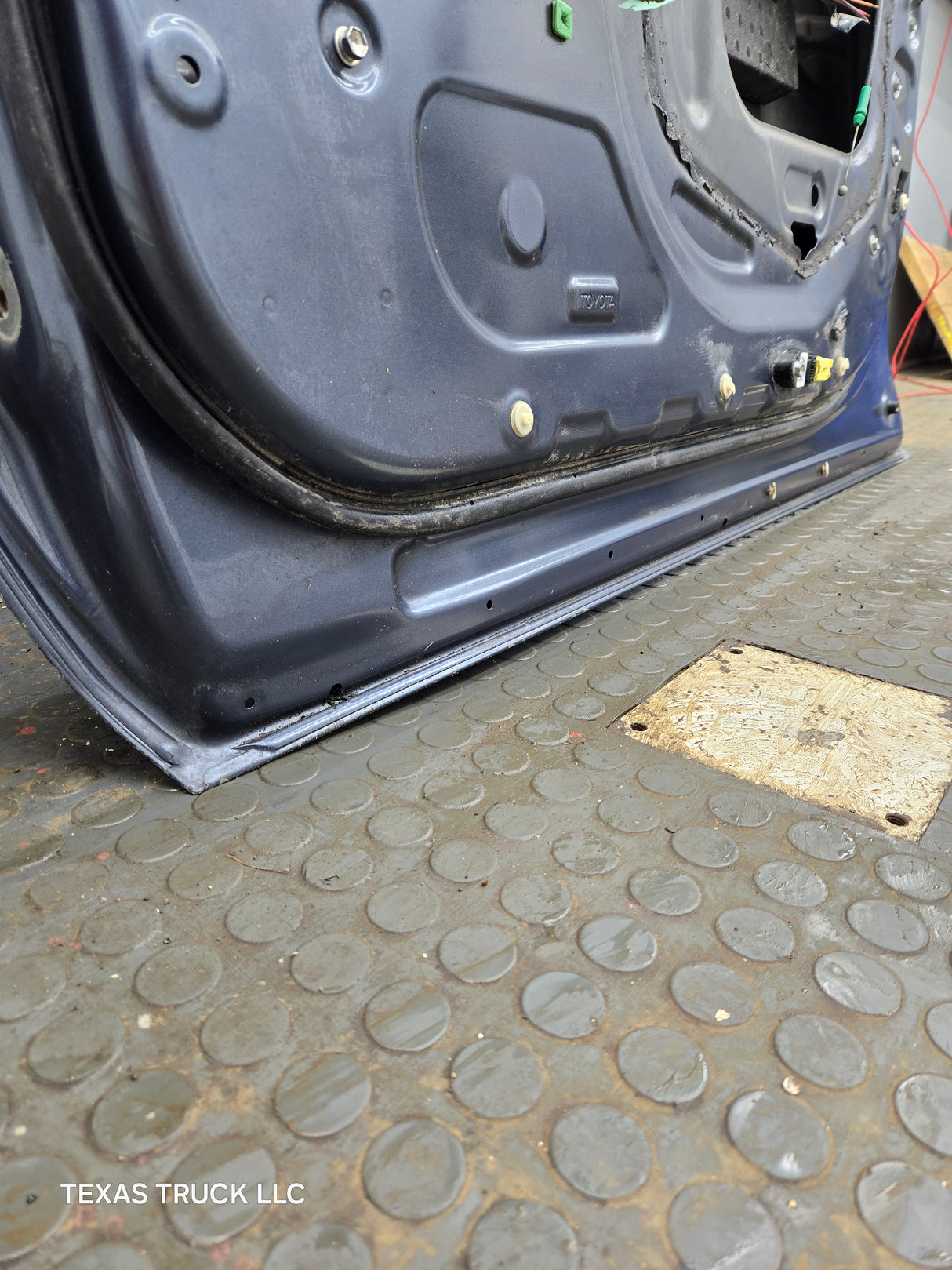 2007-2021 Toyota Tundra Passenger Side RH Front Door
