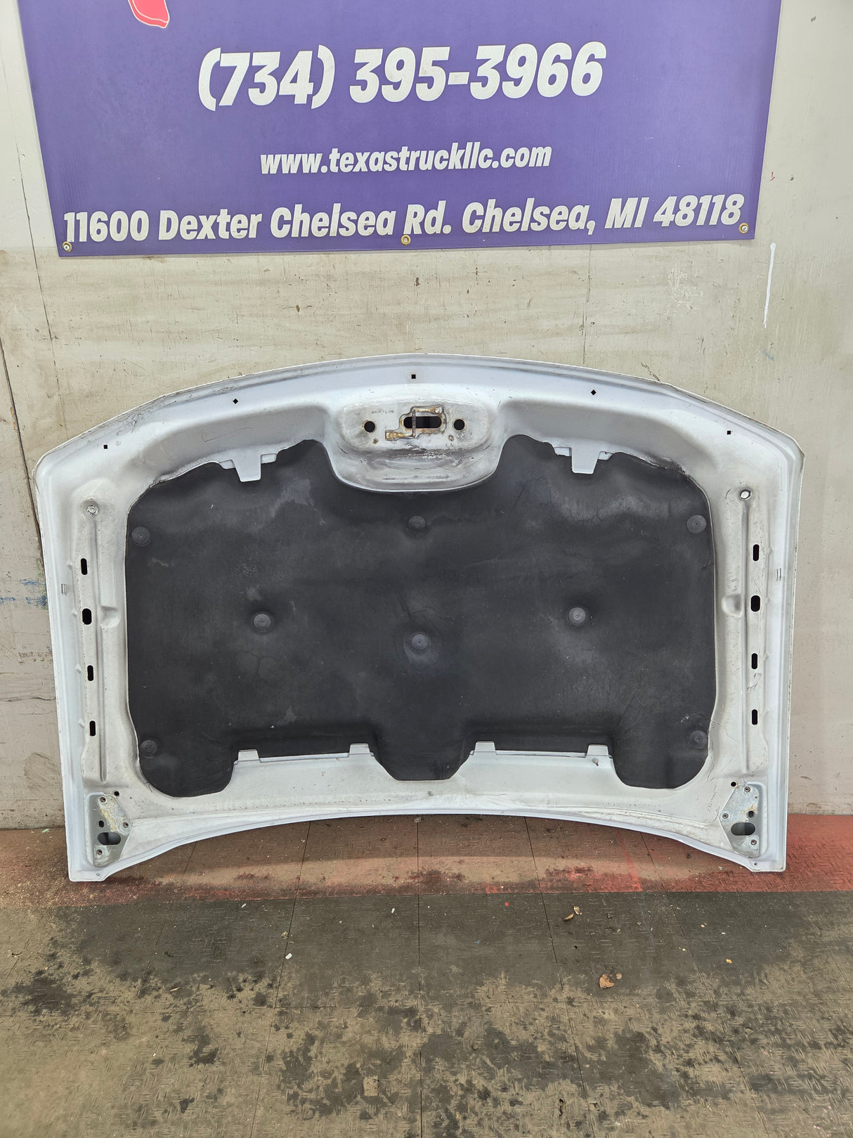 2003-2006 Chevrolet Silverado 2500 3500 Cateye HD Hood OEM