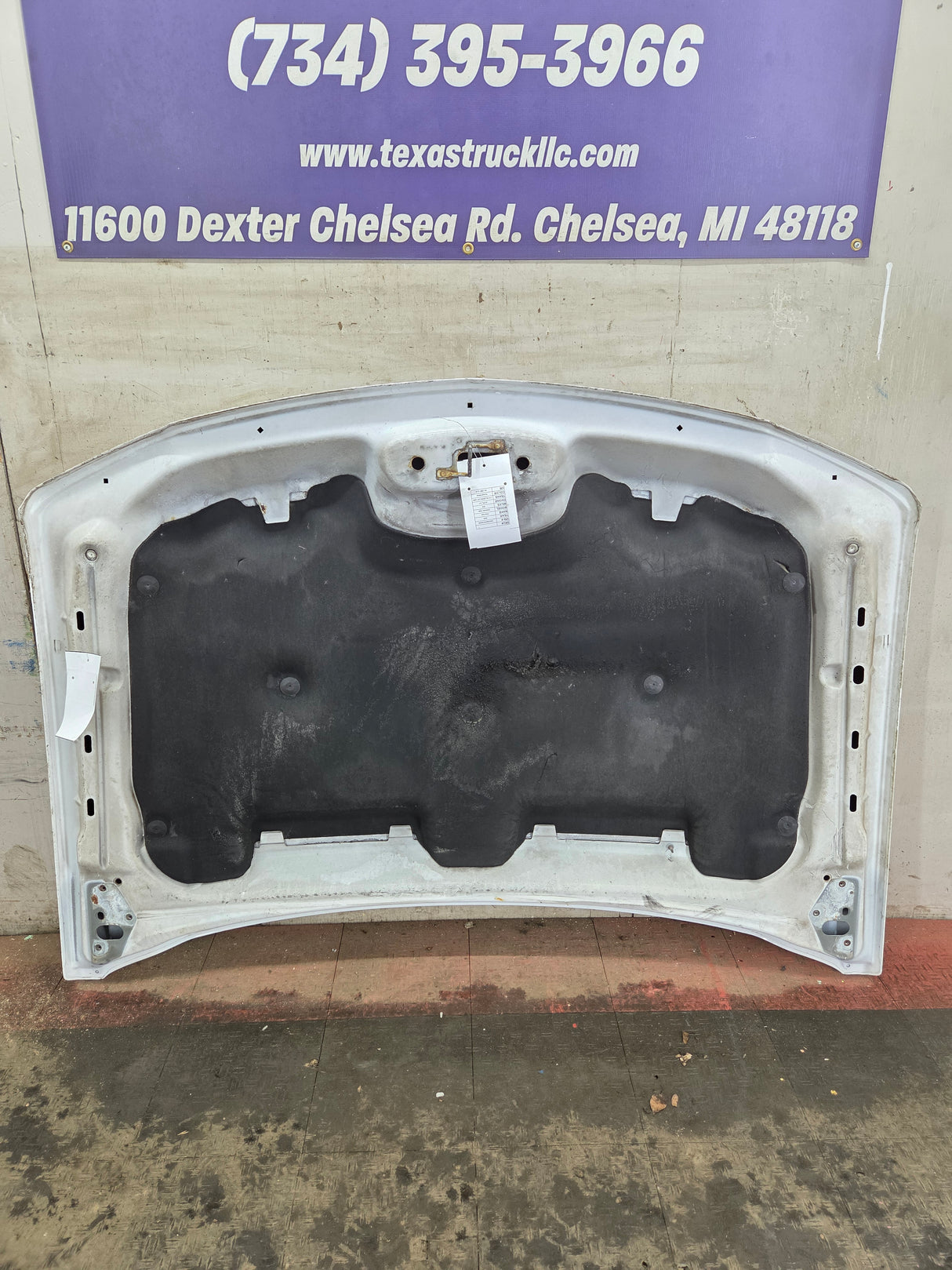 2003-2006 Chevrolet Silverado 2500 3500 Cateye HD Hood OEM