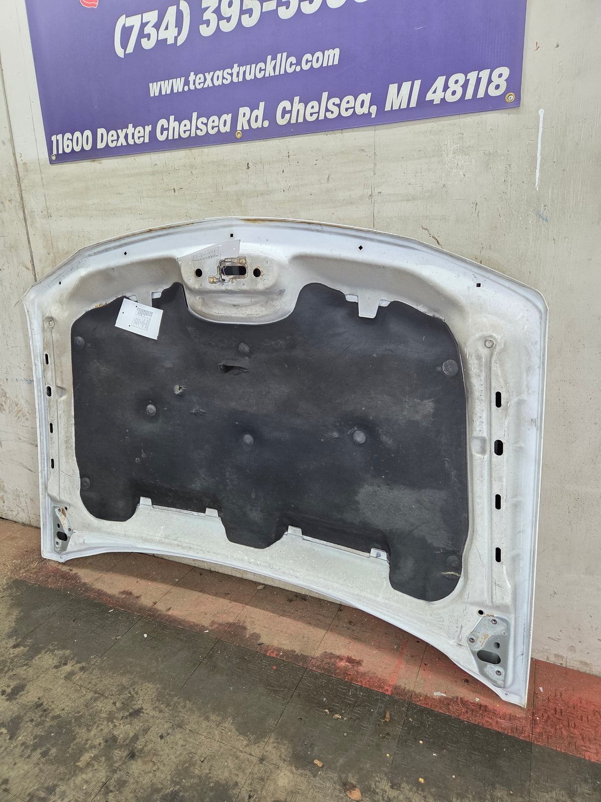 2003-2006 Chevrolet Silverado 2500 3500 Cateye HD Hood OEM