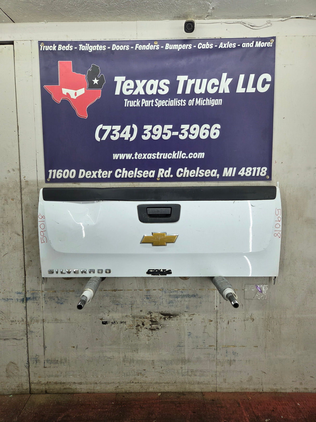 2007-2013 Chevrolet Silverado / GMC Sierra Tailgate 1500 2500 3500 HD