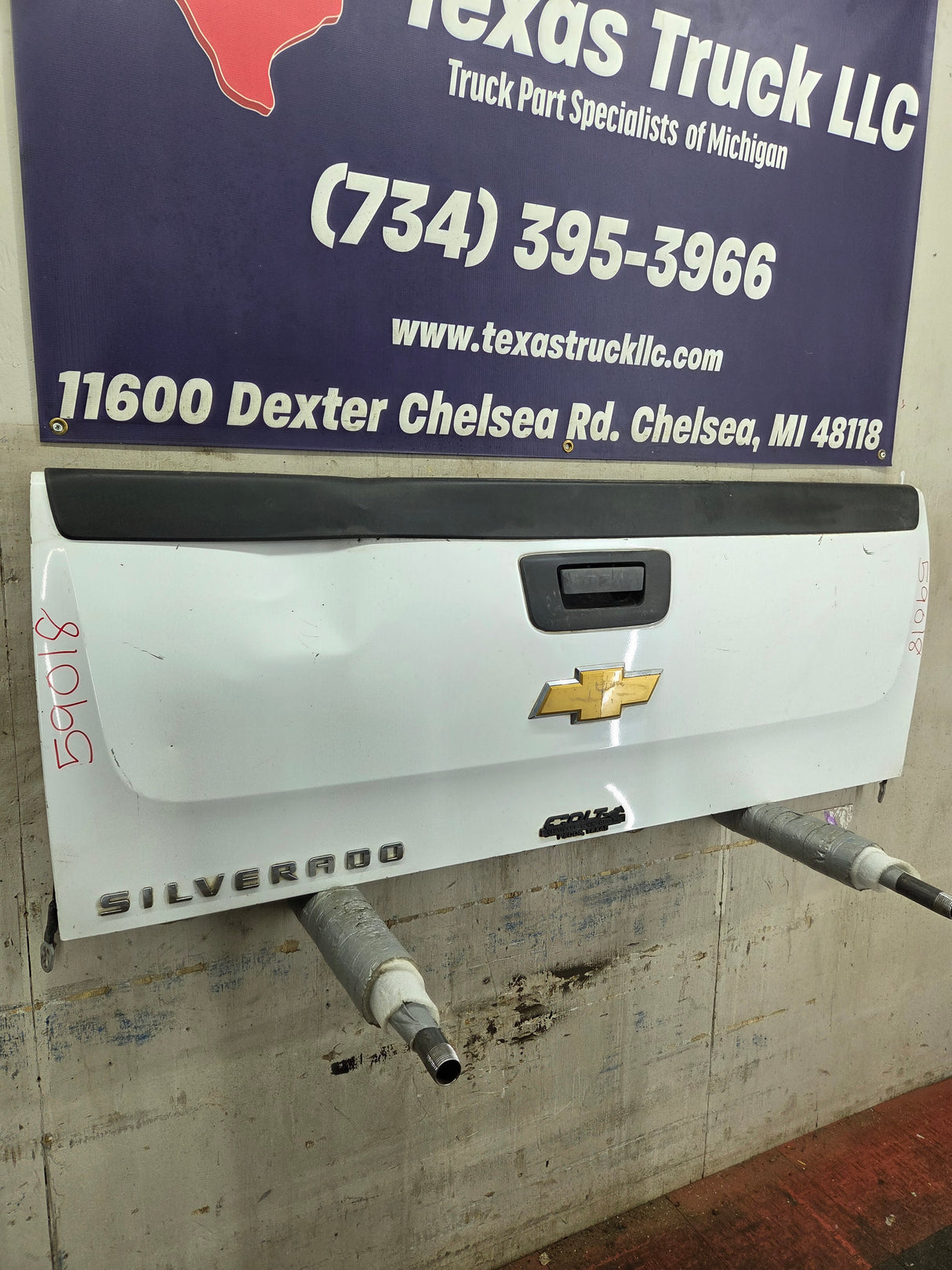 2007-2013 Chevrolet Silverado / GMC Sierra Tailgate 1500 2500 3500 HD
