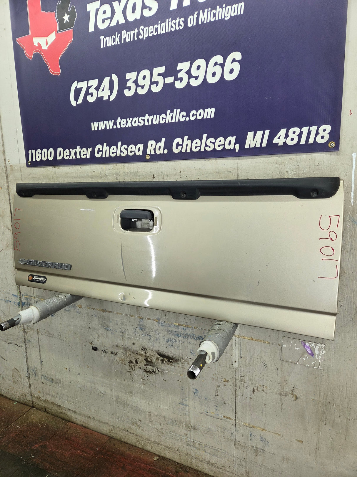 1999-2007 Chevrolet Silverado / GMC Sierra 1500 2500 3500 Tailgate