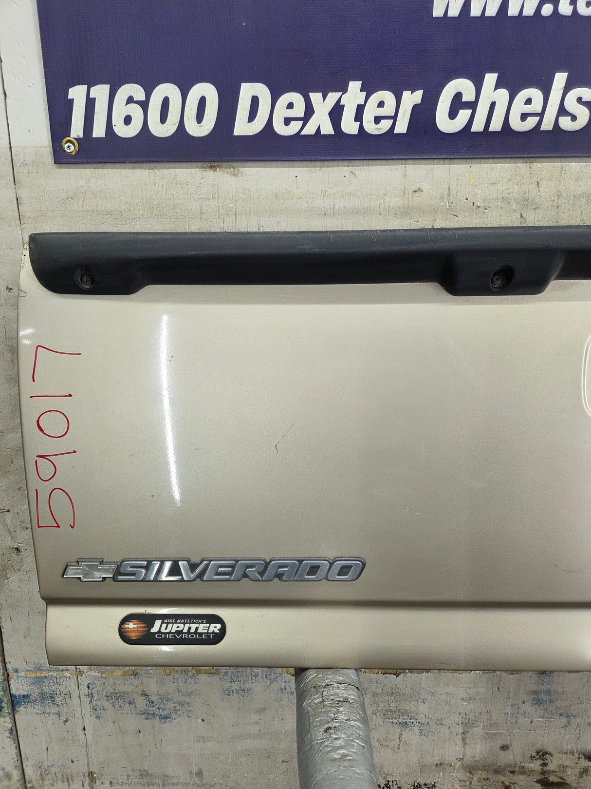 1999-2007 Chevrolet Silverado / GMC Sierra 1500 2500 3500 Tailgate