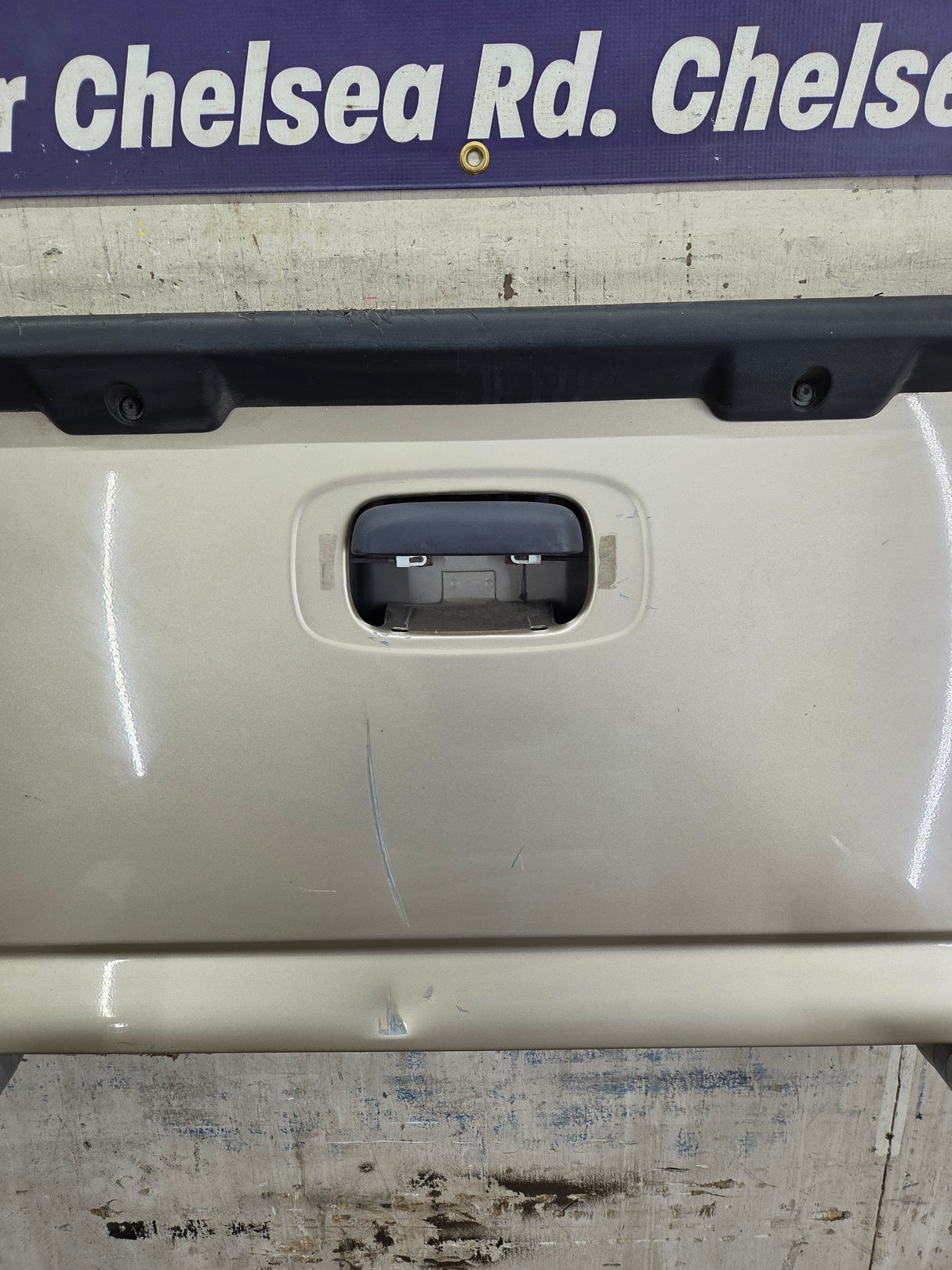1999-2007 Chevrolet Silverado / GMC Sierra 1500 2500 3500 Tailgate