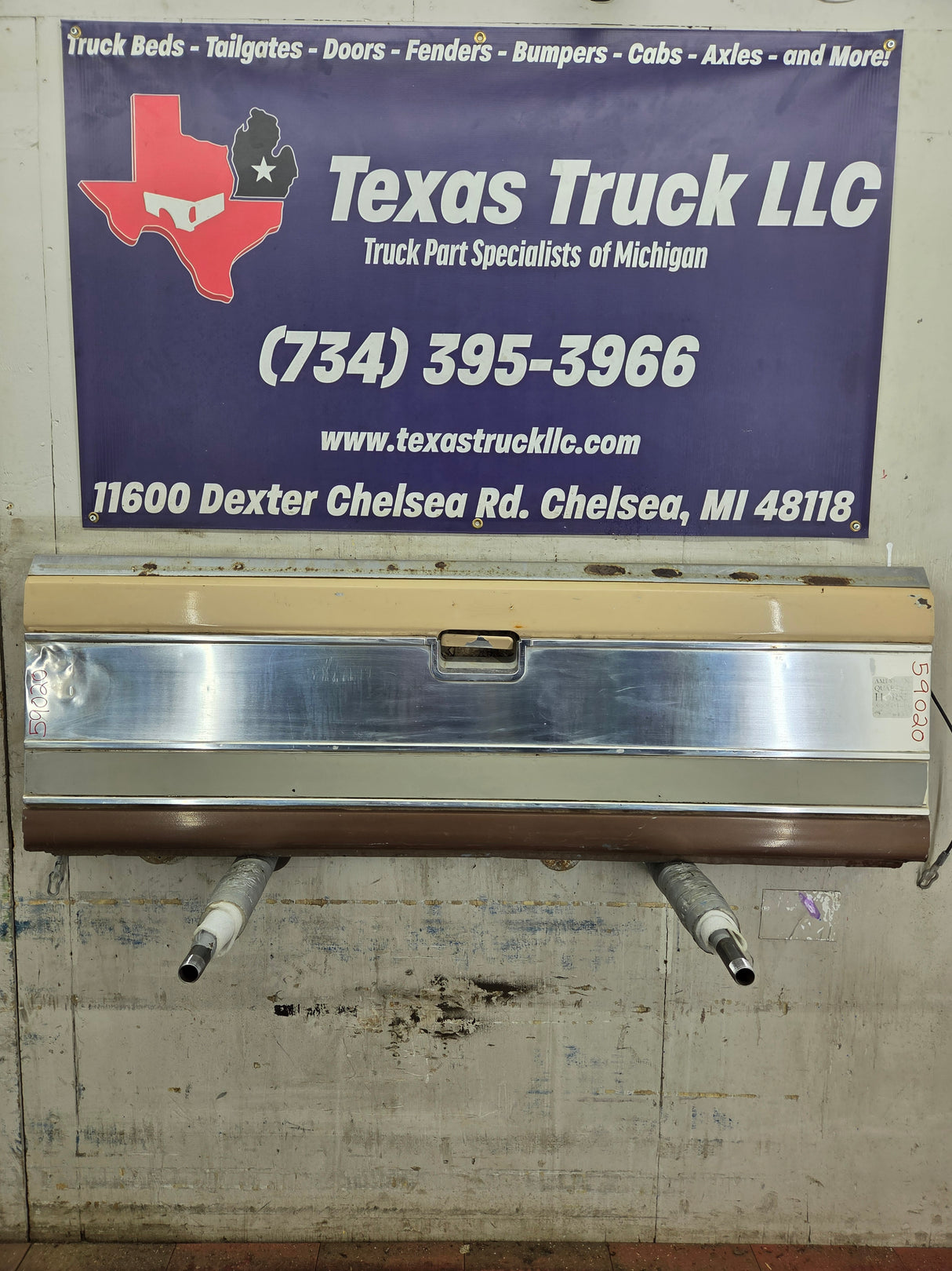 1980-1986 Bullnose / Bricknose / OBS Ford F100 F150 F250 F350 Tailgate