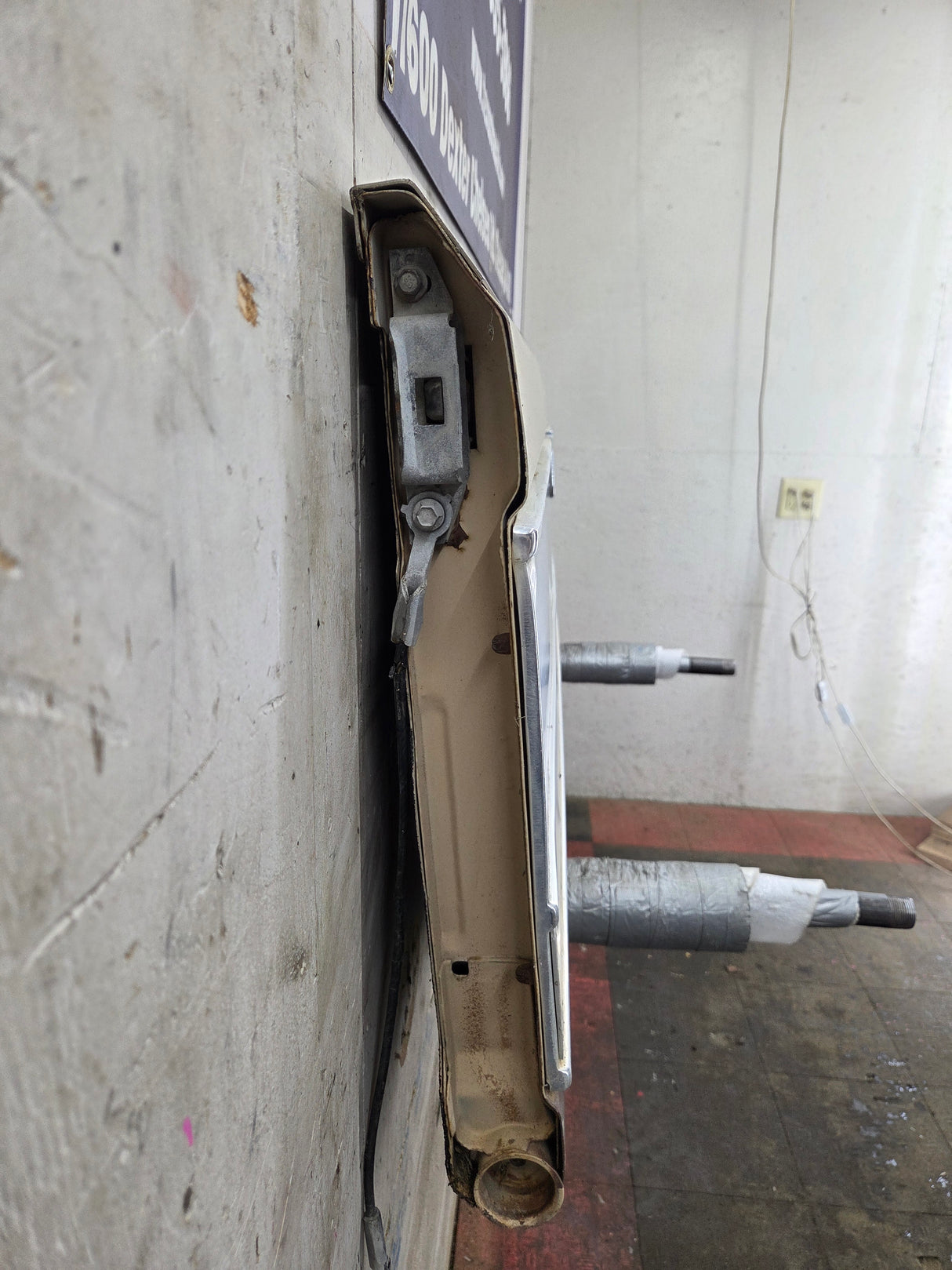 1980-1986 Bullnose / Bricknose / OBS Ford F100 F150 F250 F350 Tailgate