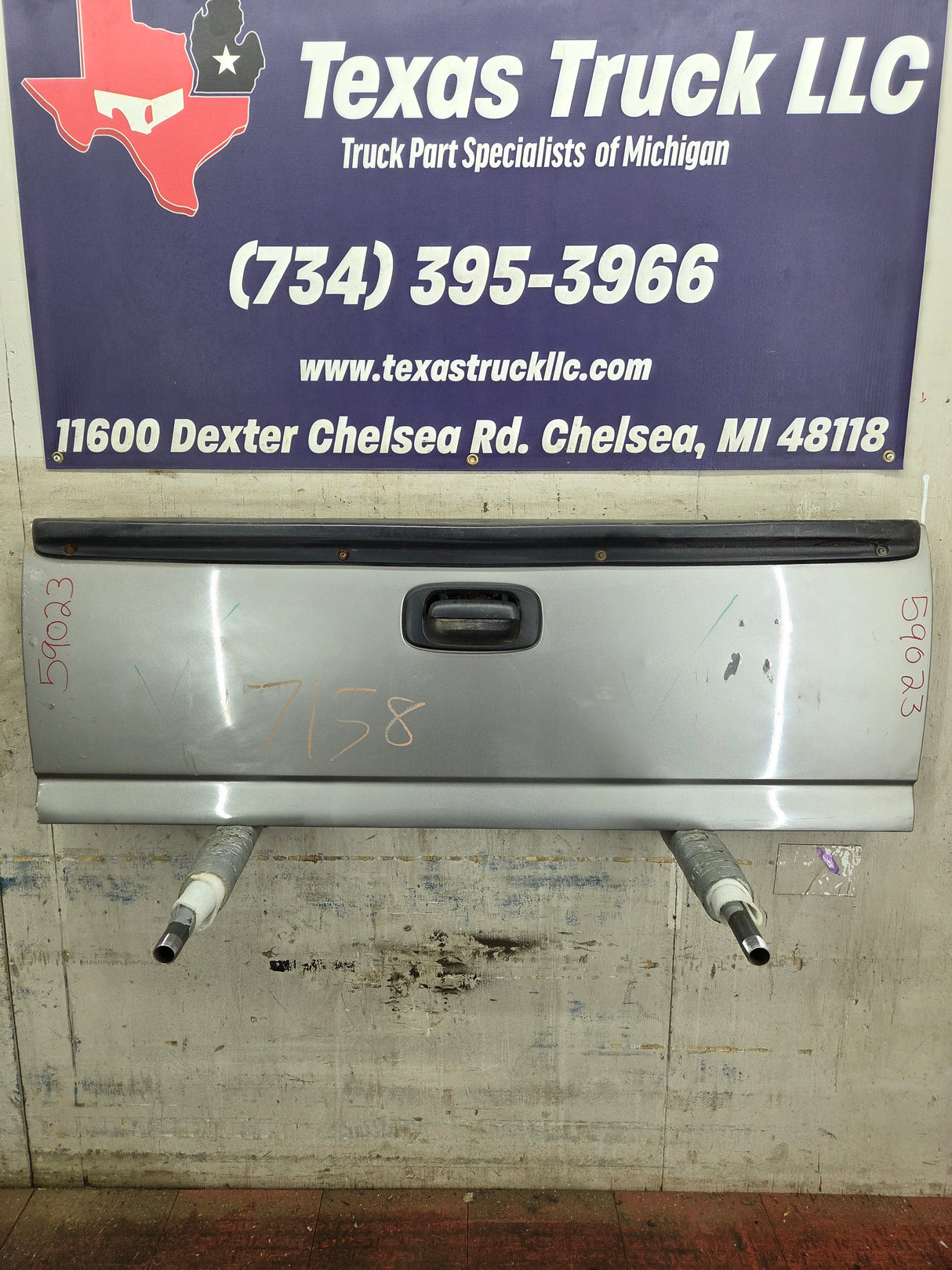 1999-2007 Chevrolet Silverado / GMC Sierra 1500 2500 3500 Tailgate