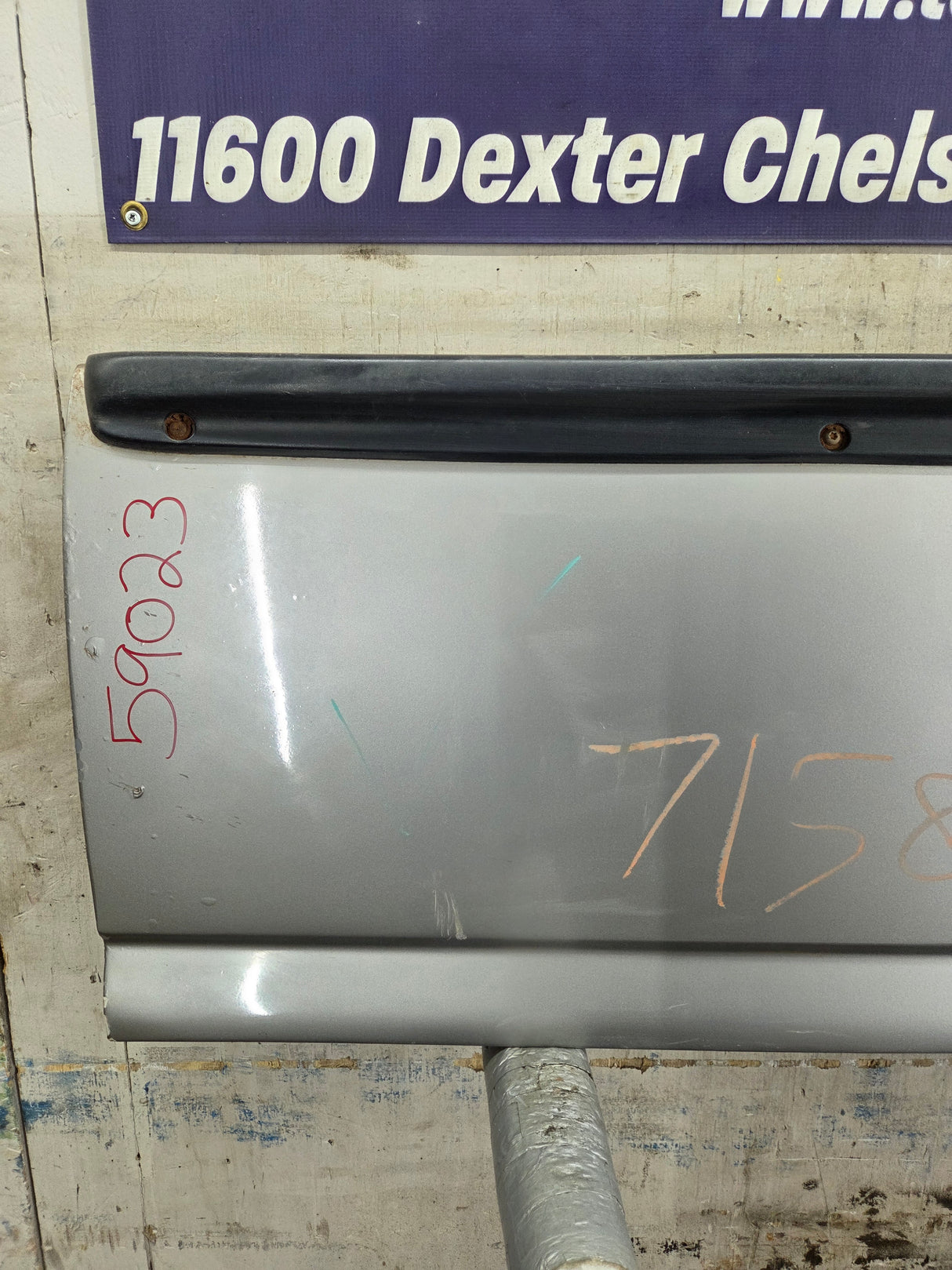 1999-2007 Chevrolet Silverado / GMC Sierra 1500 2500 3500 Tailgate