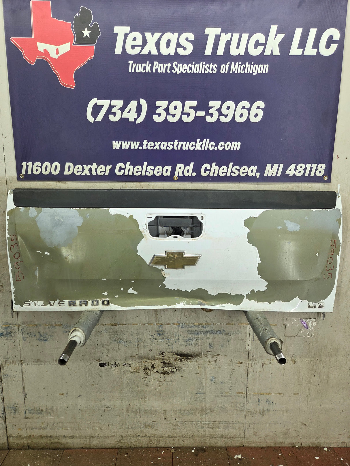 2007-2013 Chevrolet Silverado / GMC Sierra Tailgate 1500 2500 3500 HD
