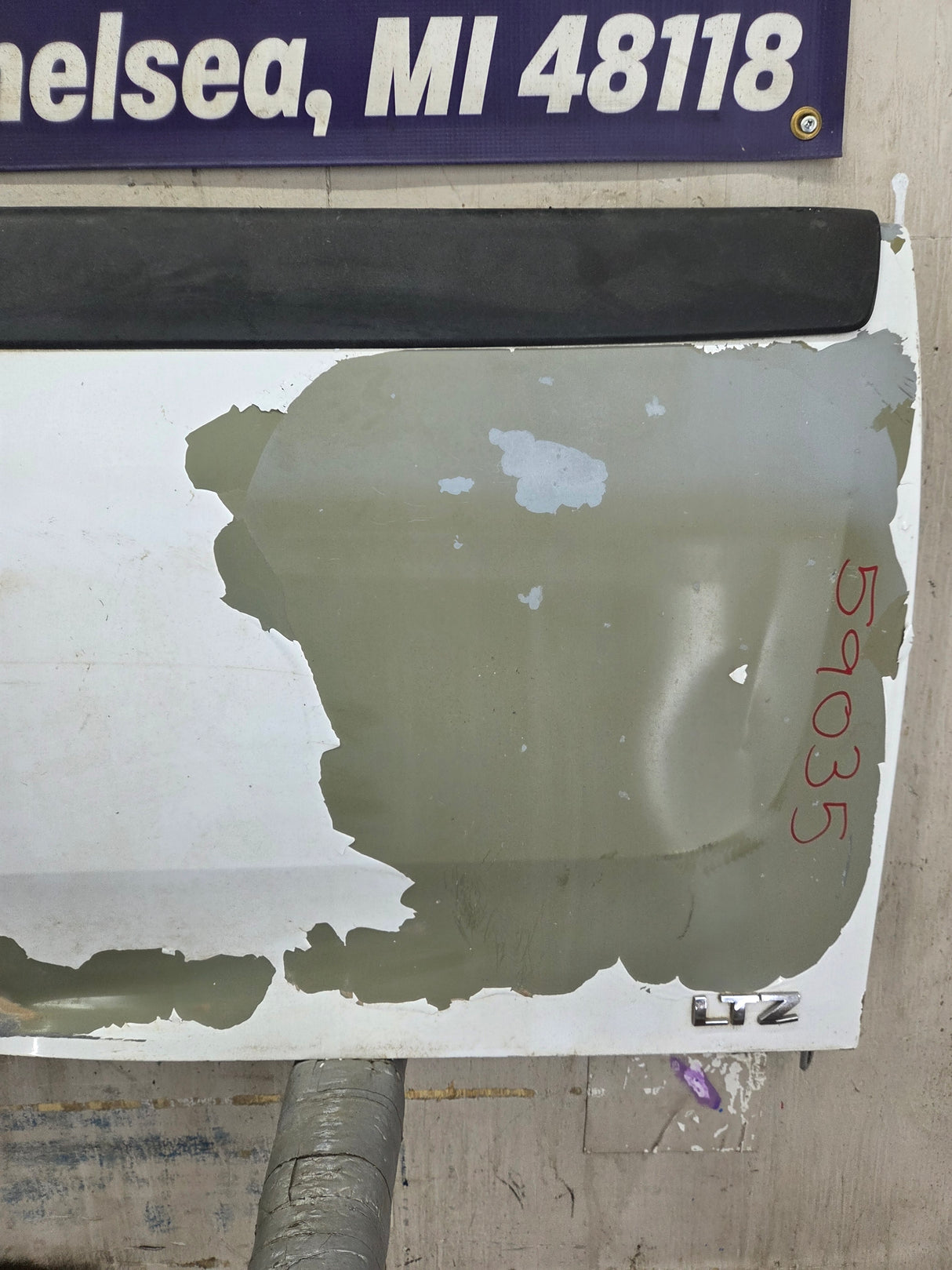 2007-2013 Chevrolet Silverado / GMC Sierra Tailgate 1500 2500 3500 HD