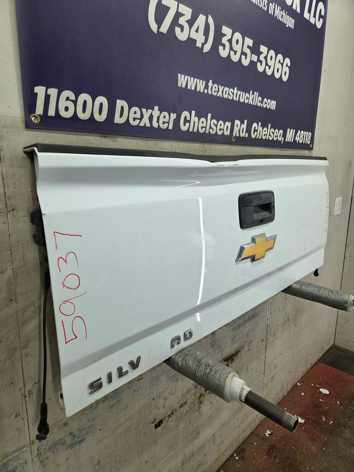 2014-2019 Chevrolet Silverado / GMC Sierra 1500 2500 3500 HD Tailgate