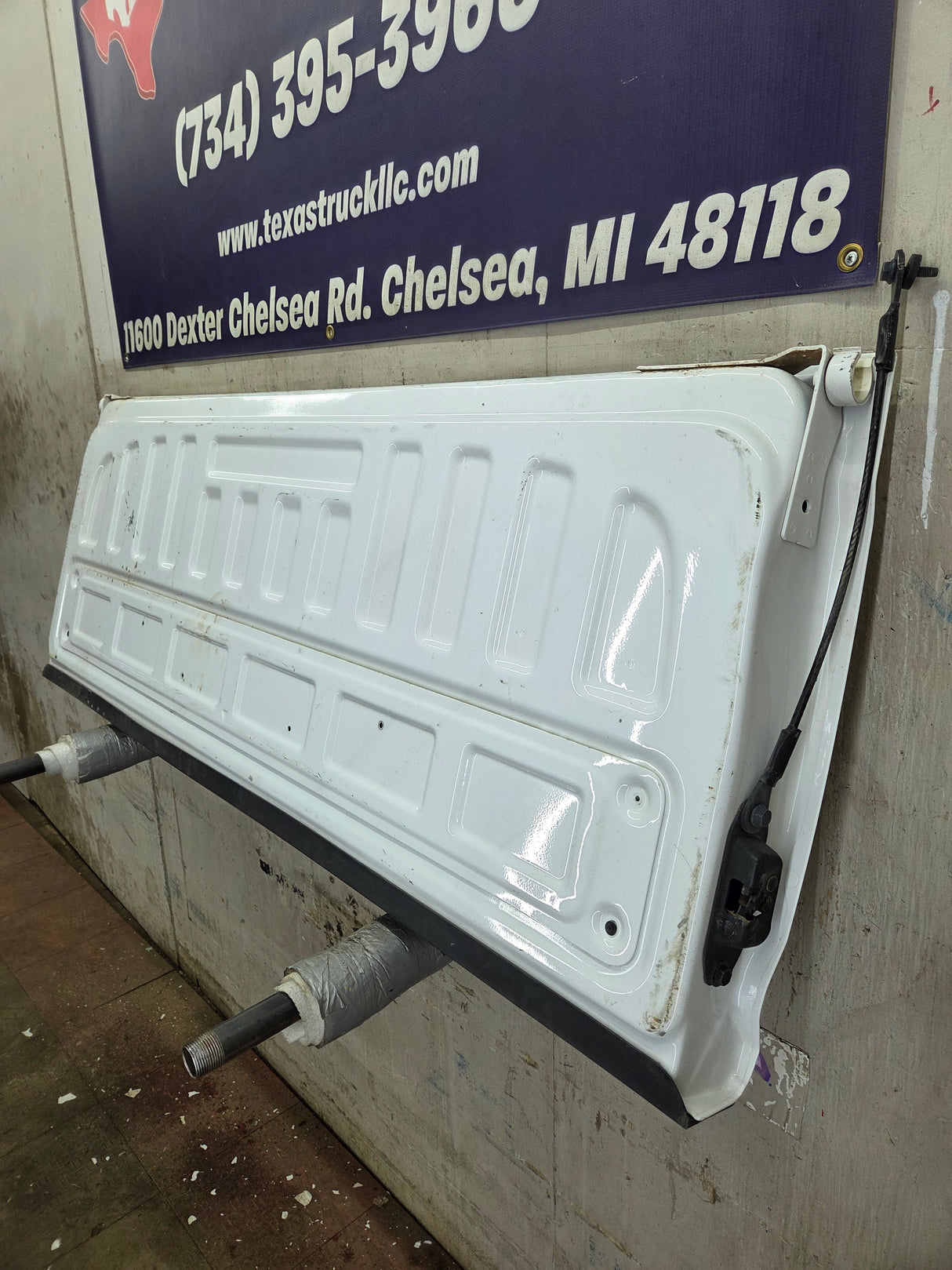 2014-2019 Chevrolet Silverado / GMC Sierra 1500 2500 3500 HD Tailgate