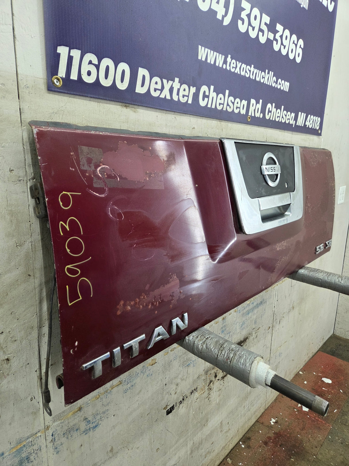 2004-2012 Nissan Titan Tailgate