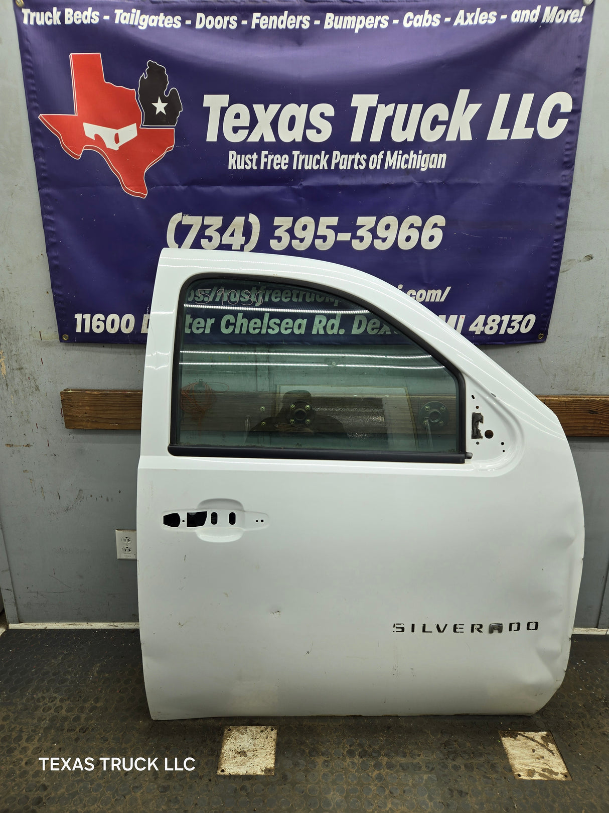 2007-2013 Chevrolet Silverado / GMC Sierra 1500 2500 3500 HD RH Front Passenger Side Door