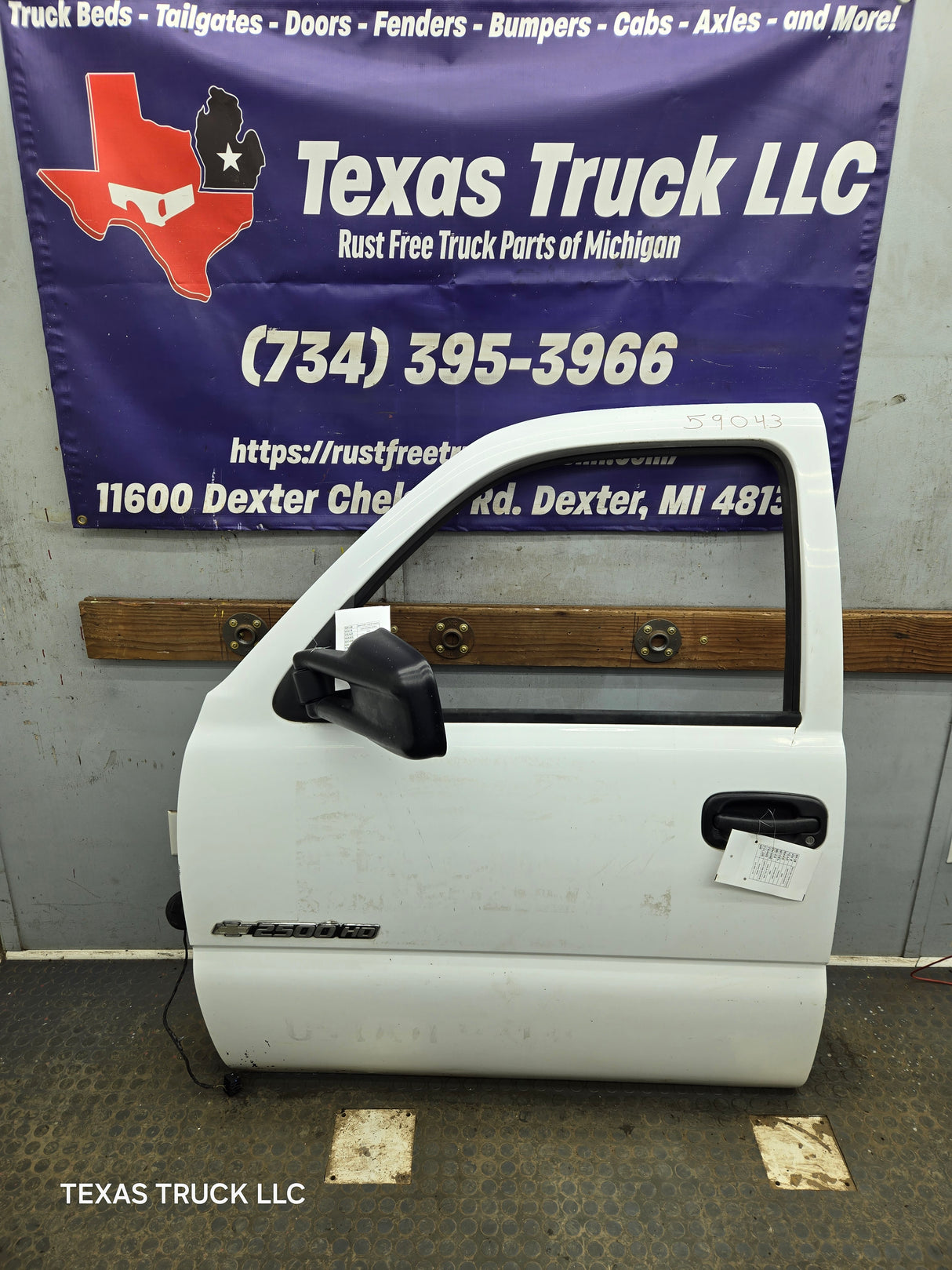 1999-2006 Chevrolet Silverado / GMC Sierra 1500 2500 3500 HD Front Driver Side Door LH