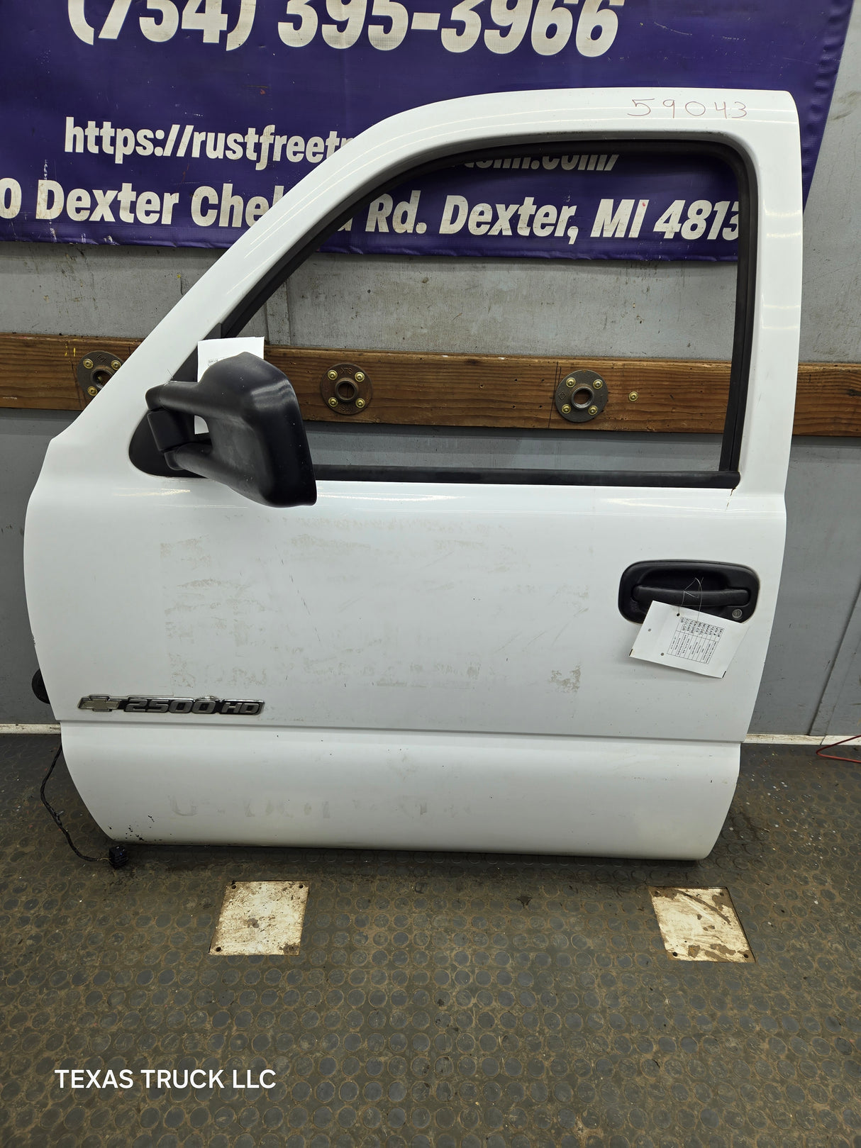 1999-2006 Chevrolet Silverado / GMC Sierra 1500 2500 3500 HD Front Driver Side Door LH