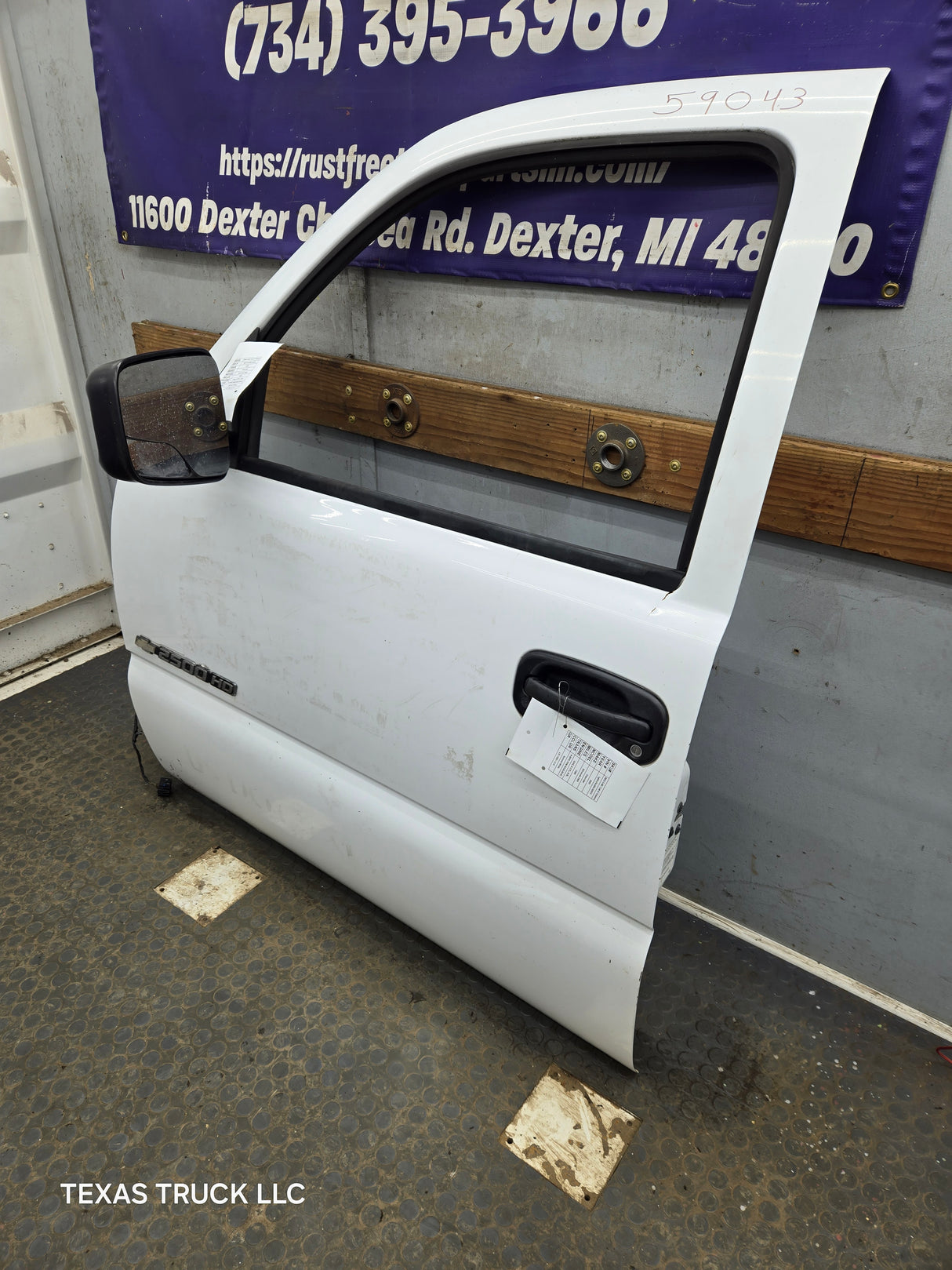 1999-2006 Chevrolet Silverado / GMC Sierra 1500 2500 3500 HD Front Driver Side Door LH