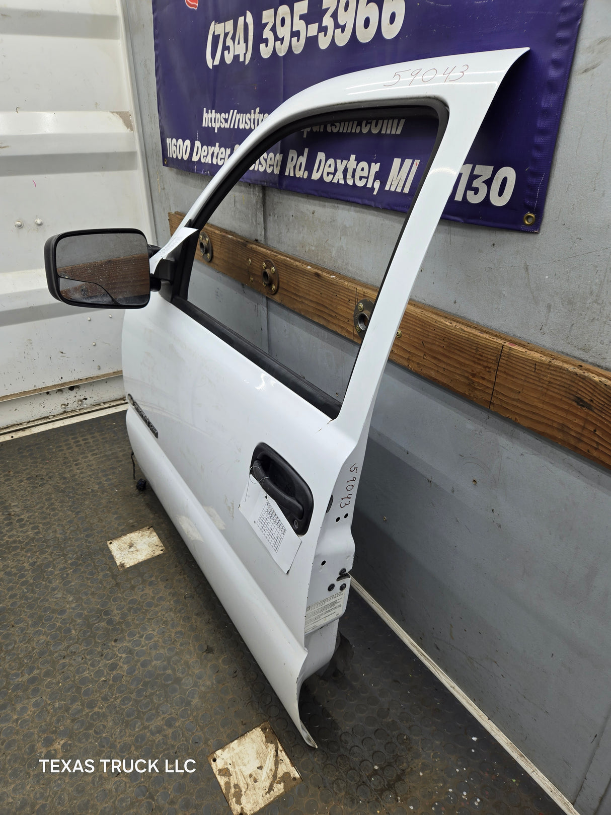1999-2006 Chevrolet Silverado / GMC Sierra 1500 2500 3500 HD Front Driver Side Door LH