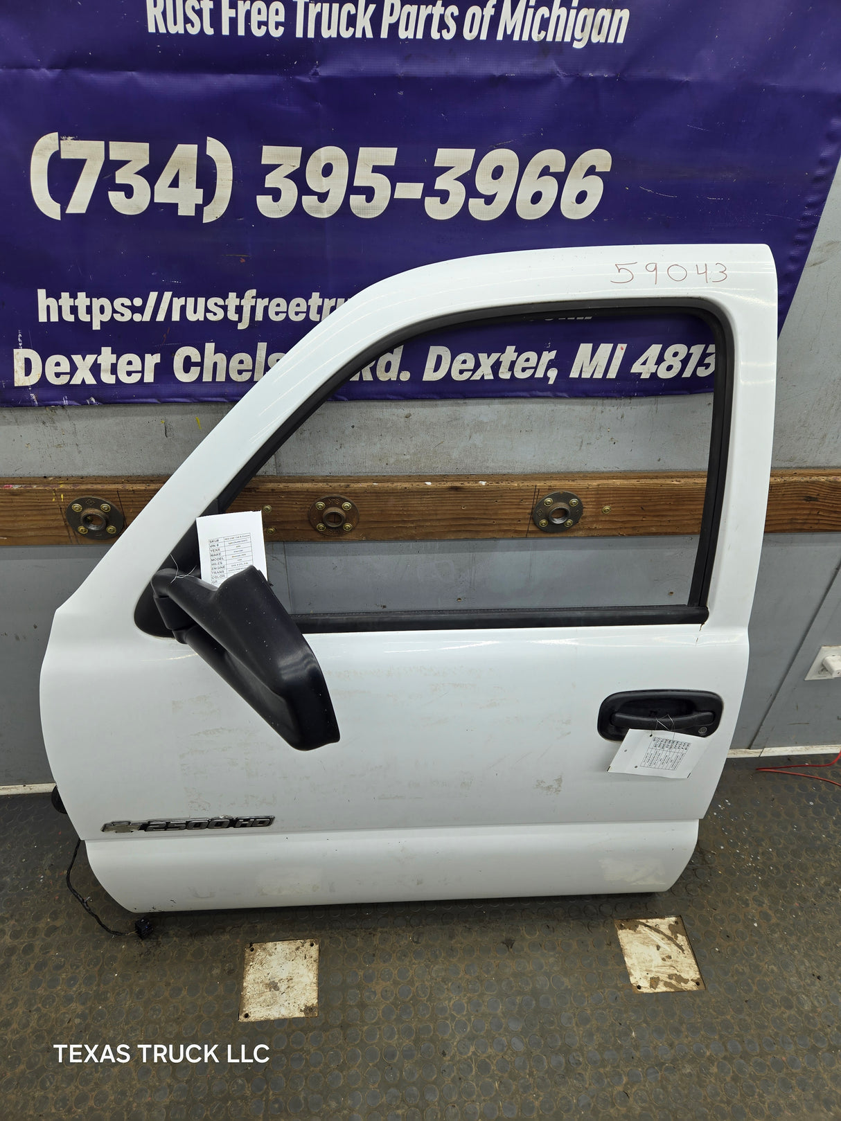 1999-2006 Chevrolet Silverado / GMC Sierra 1500 2500 3500 HD Front Driver Side Door LH