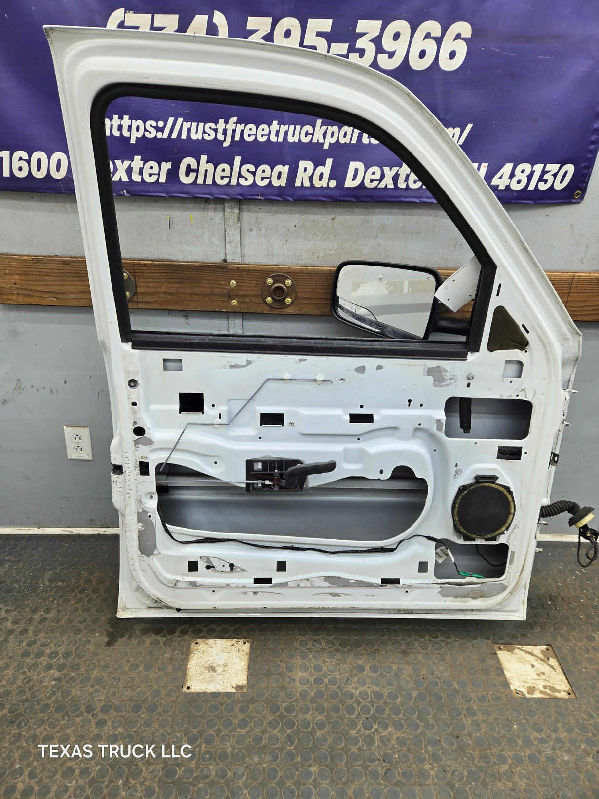 1999-2006 Chevrolet Silverado / GMC Sierra 1500 2500 3500 HD Front Driver Side Door LH