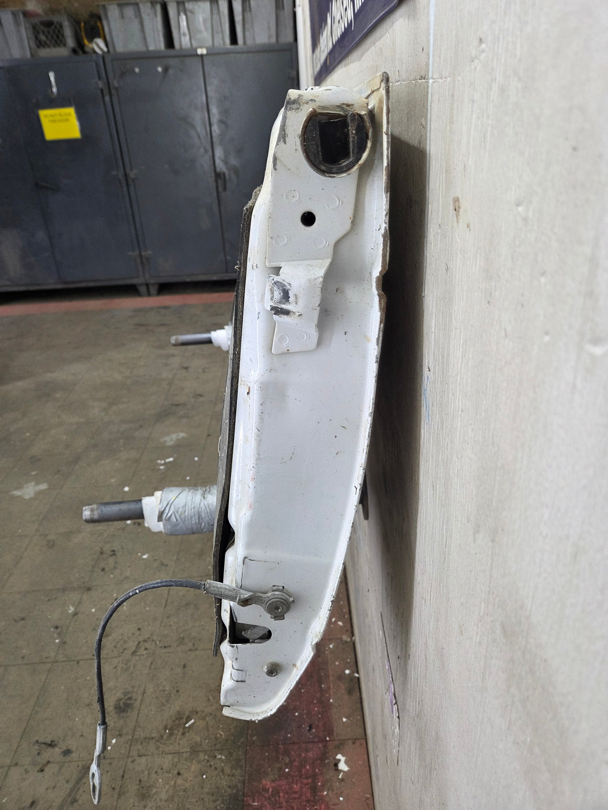 2008-2016 Ford Super Duty Tailgate F250 F350 F450 F550 - Oxford White