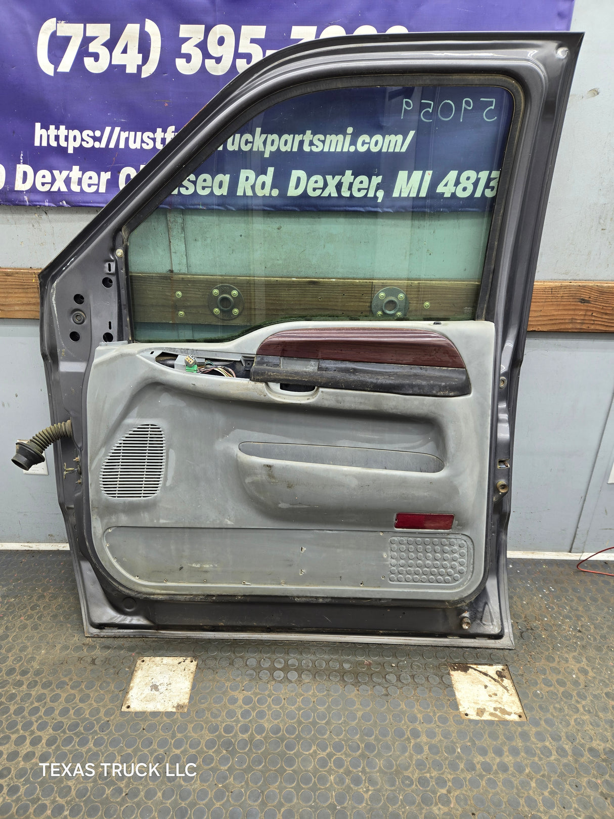 1999-2011 Ford Super Duty / Excursion Front Passenger RH Door F250 F350 F450 F550