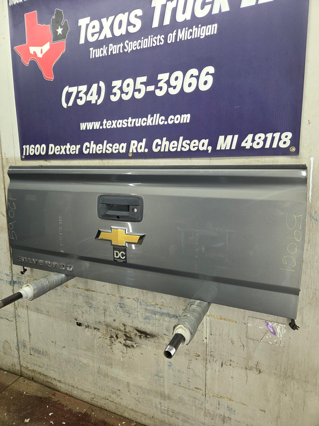 2014-2019 Chevrolet Silverado / GMC Sierra 1500 2500 3500 HD Tailgate