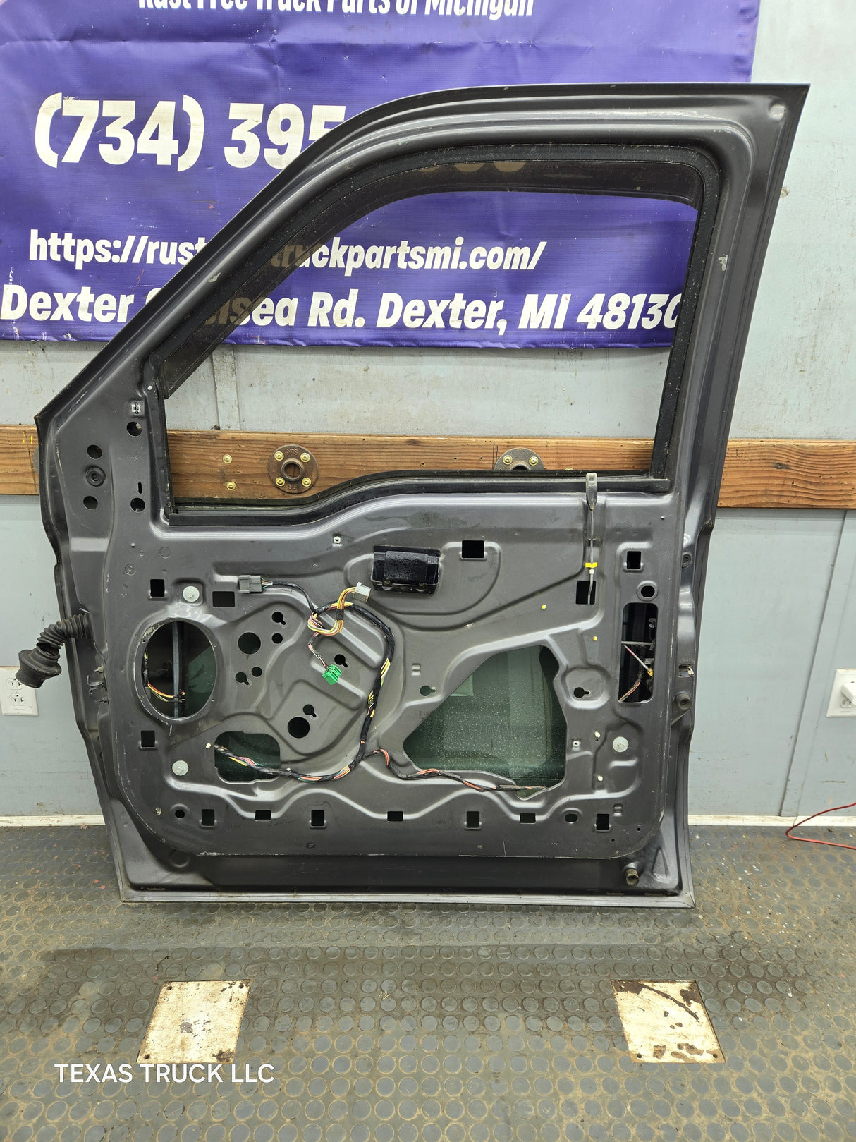 1999-2011 Ford Super Duty / Excursion Front Passenger RH Door F250 F350 F450 F550