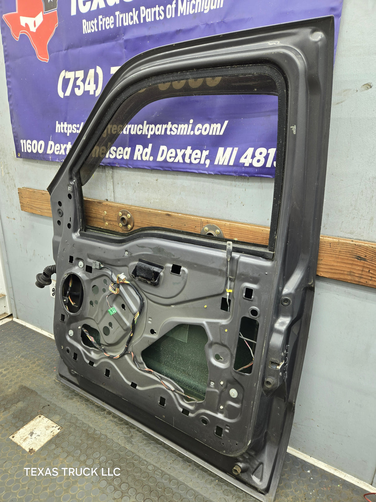 1999-2011 Ford Super Duty / Excursion Front Passenger RH Door F250 F350 F450 F550