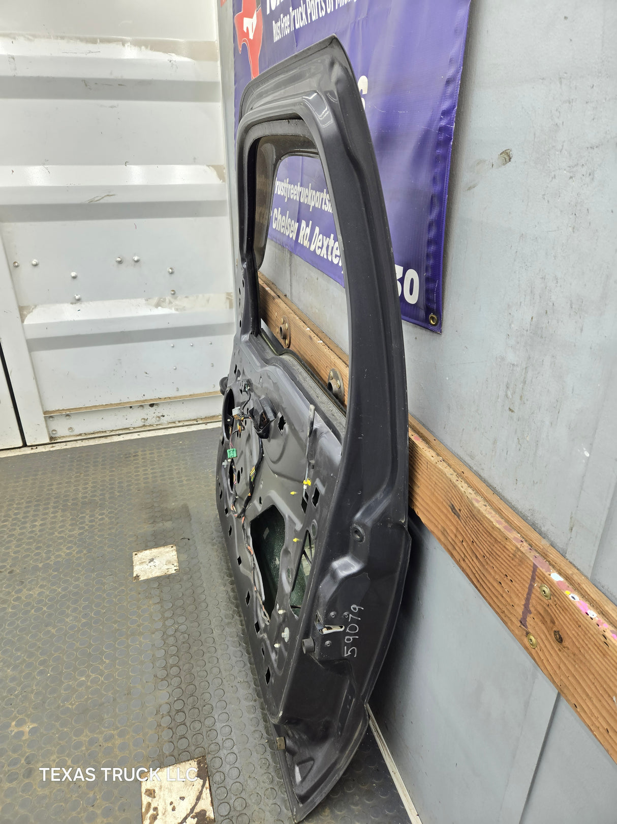 1999-2011 Ford Super Duty / Excursion Front Passenger RH Door F250 F350 F450 F550