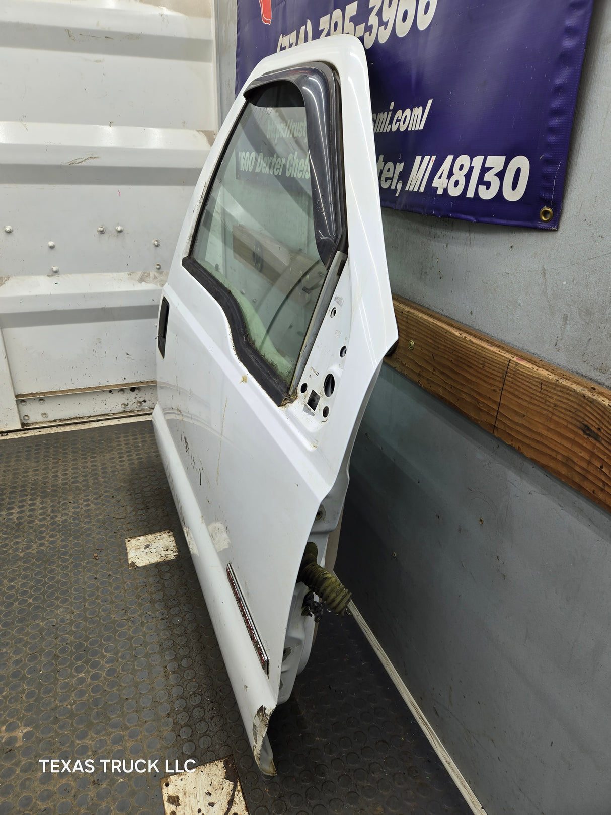 1999-2011 Ford Super Duty / Excursion Front Passenger RH Door F250 F350 F450 F550
